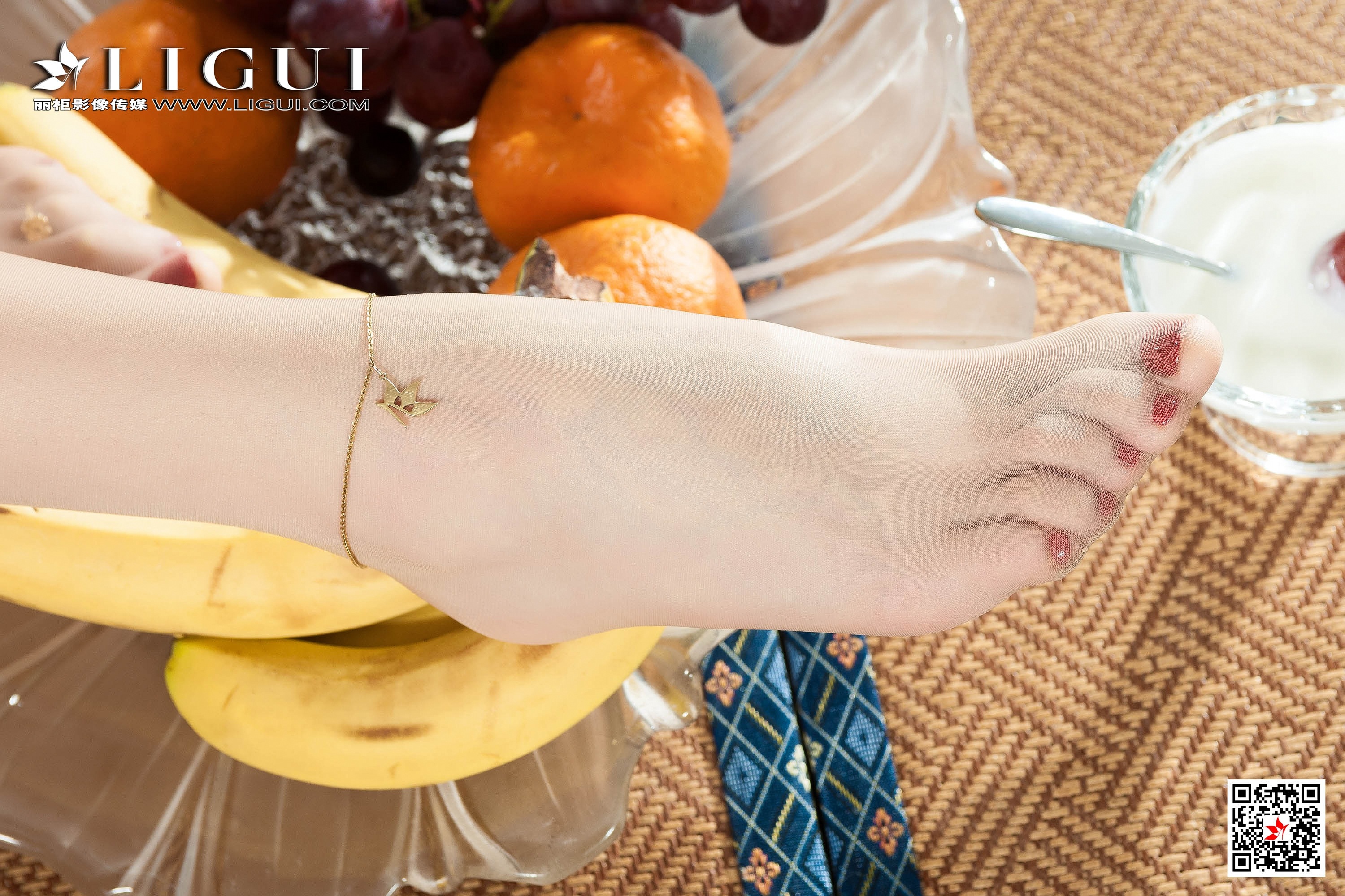 pretty lady dirty feet 107