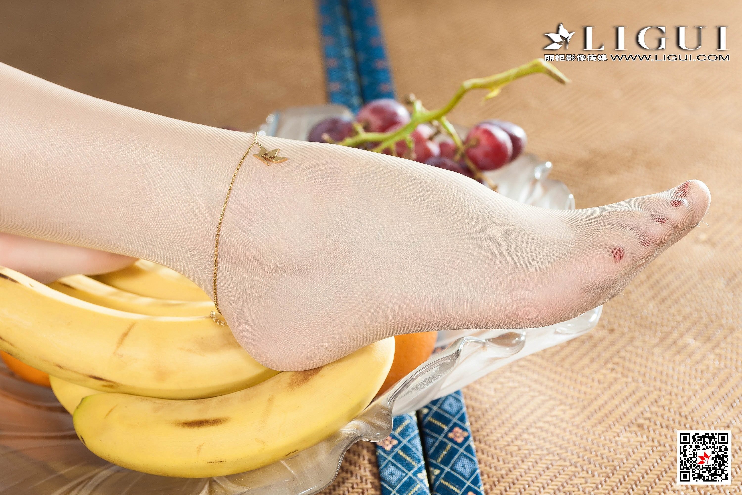 pretty lady dirty feet 107