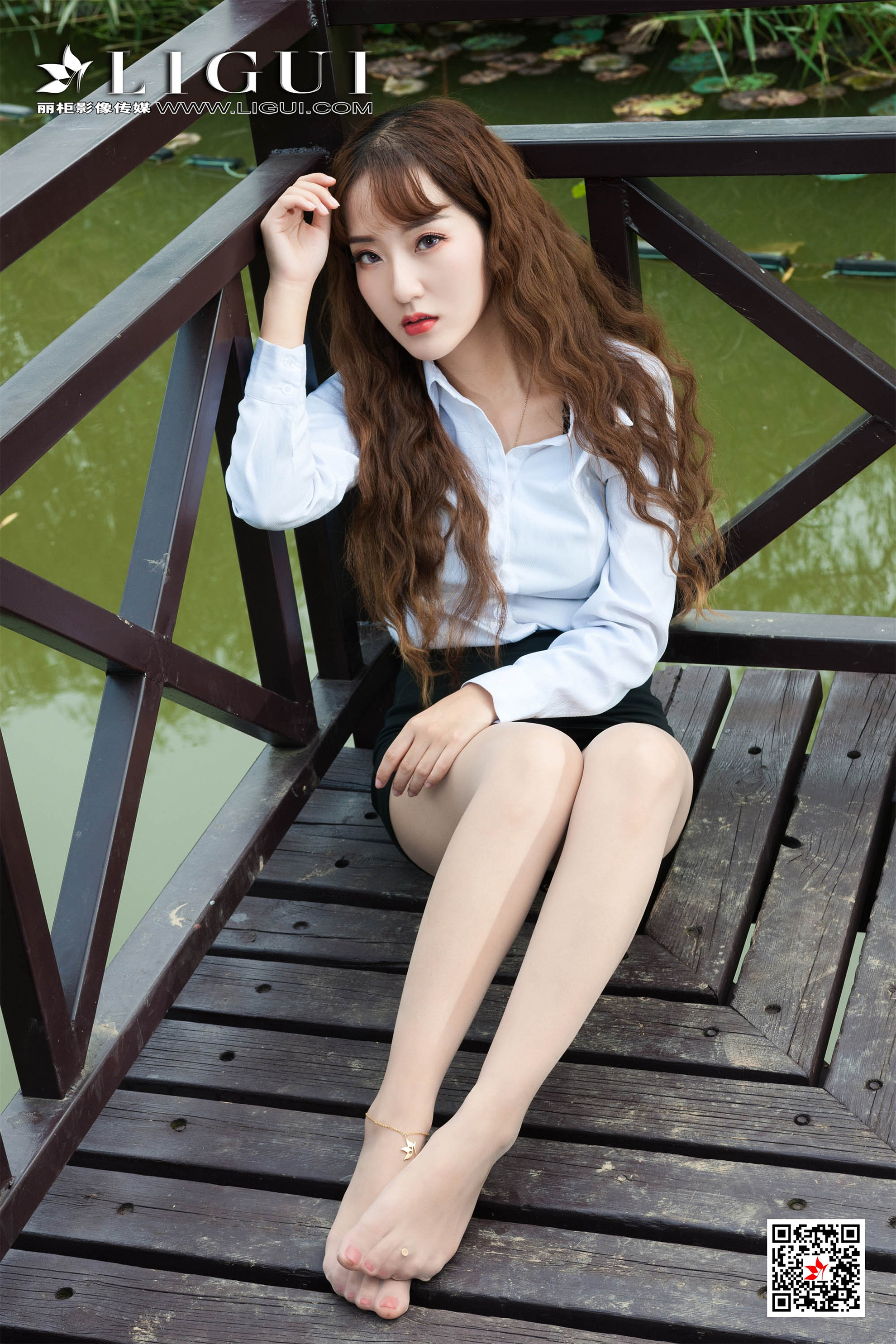 pretty lady dirty feet 111