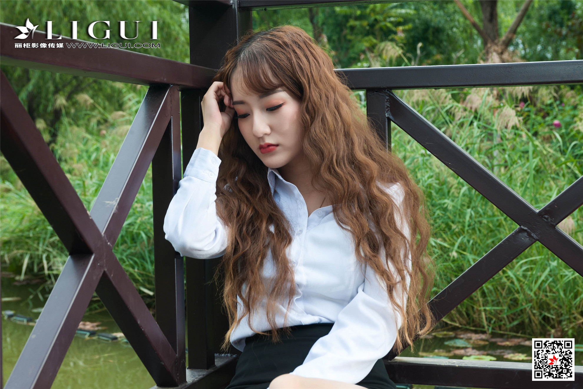 pretty lady dirty feet 111