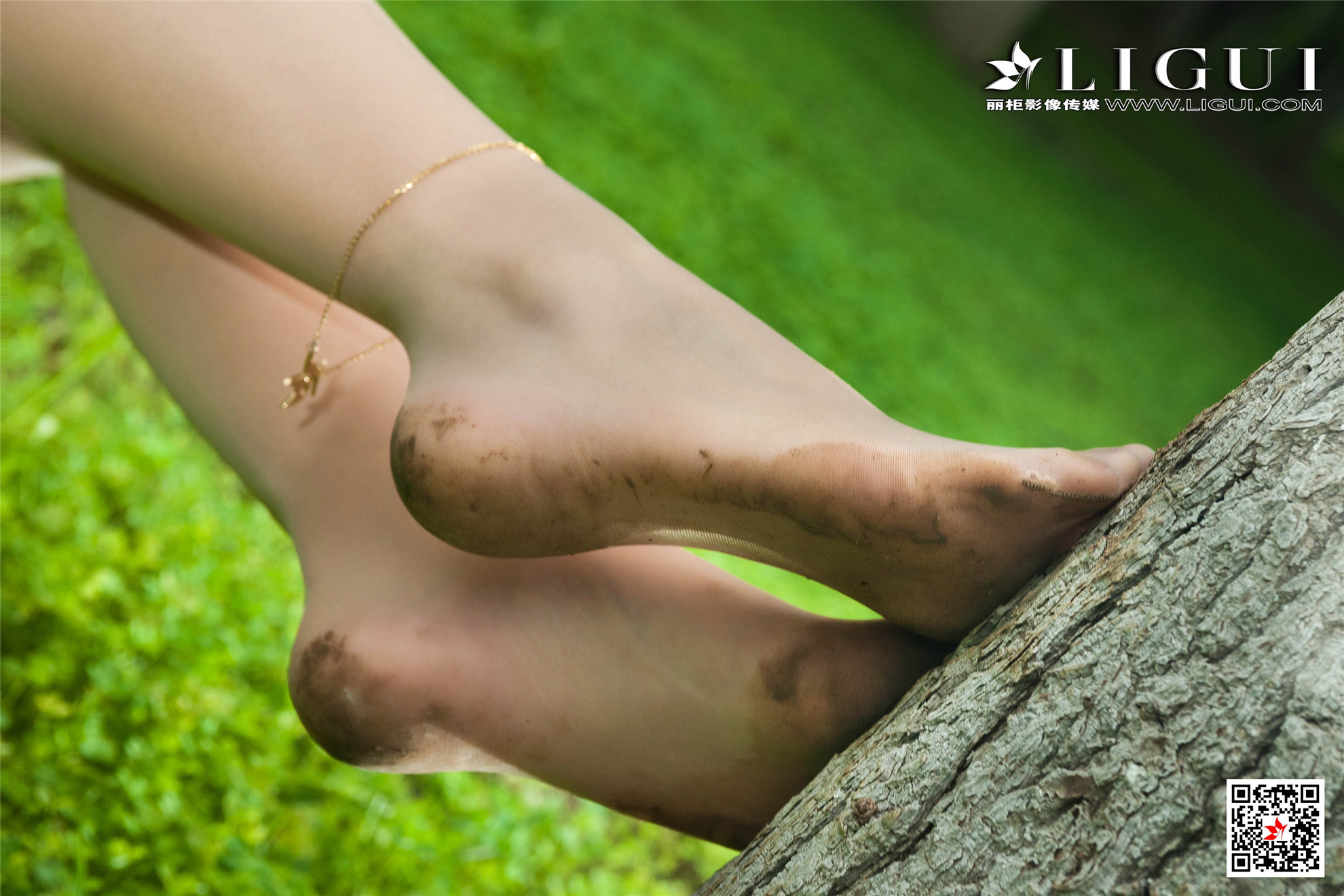 pretty lady dirty feet 111