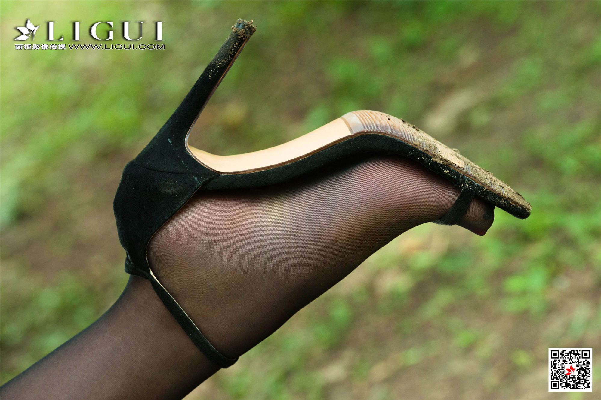 pretty lady dirty feet 113