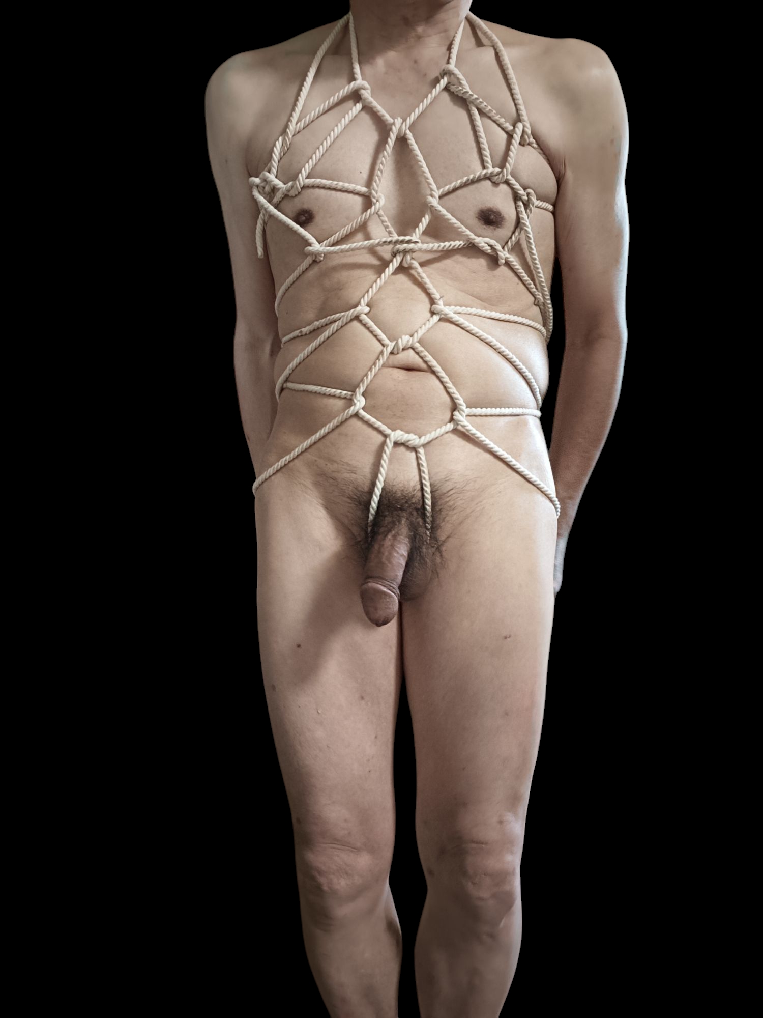 Osvid69 from Asia ties up their own body.