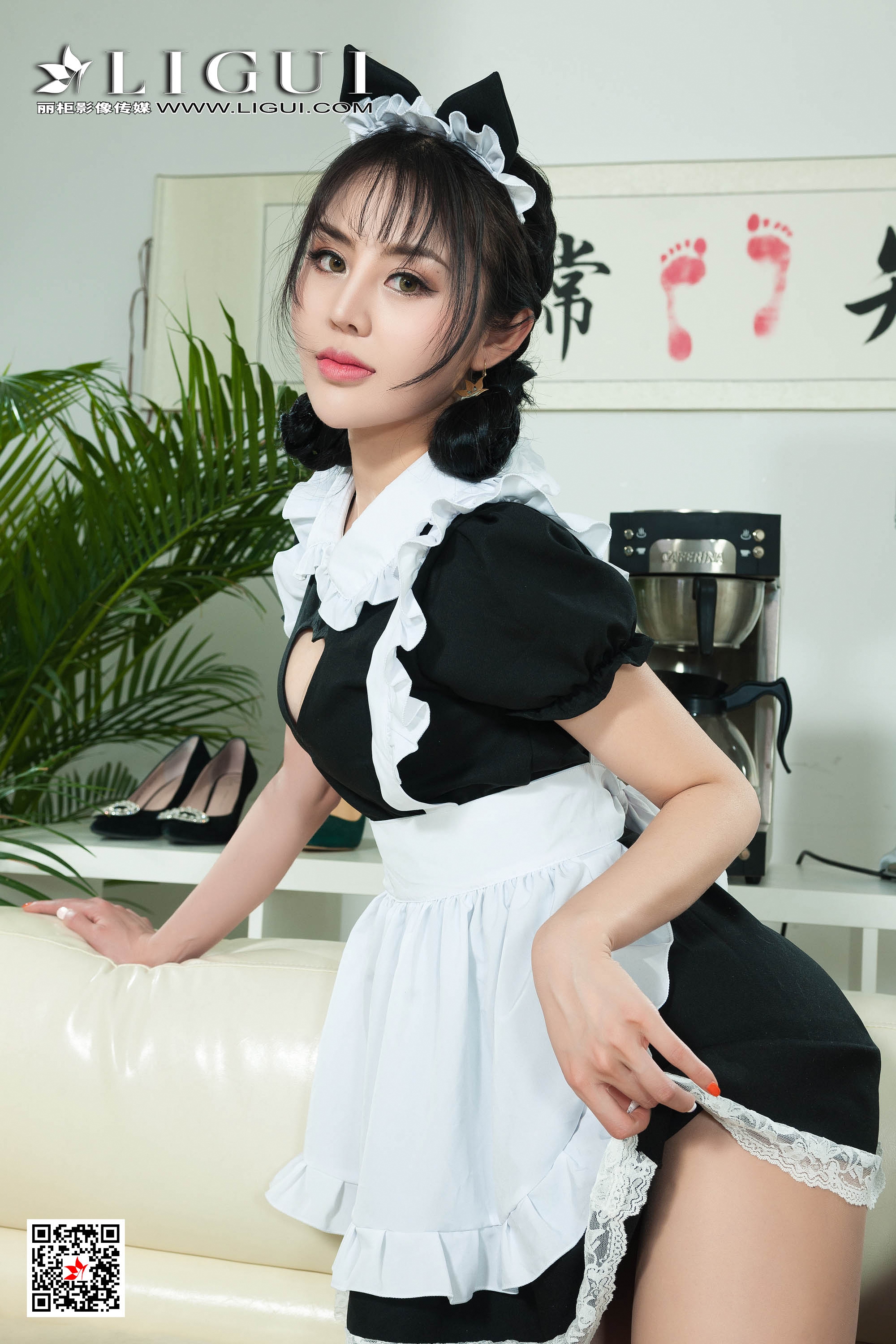 pretty lady dirty feet 115