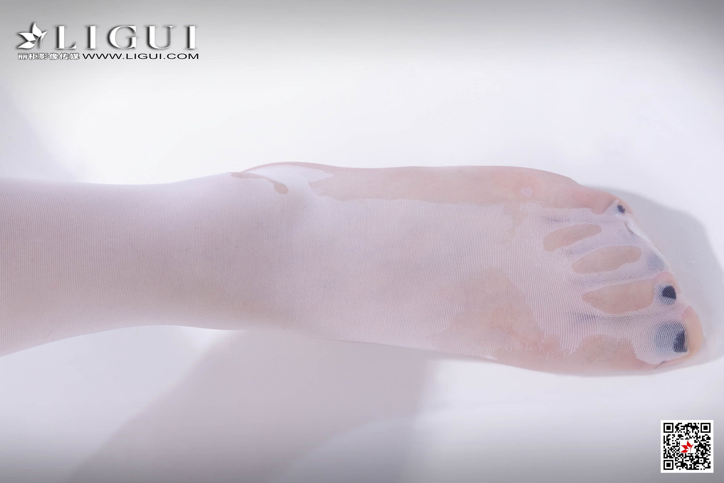 pretty lady dirty feet 116