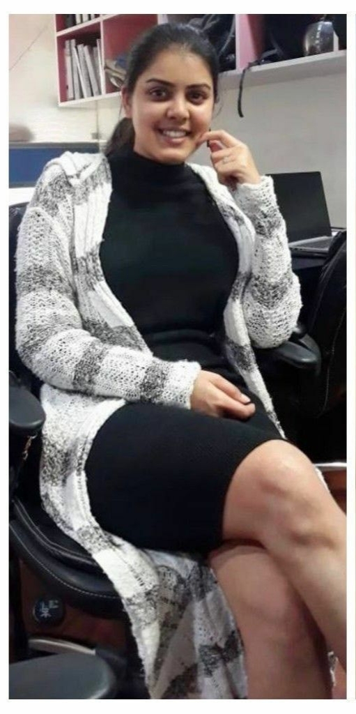 Delhi Final Year College Girl Hot Pics