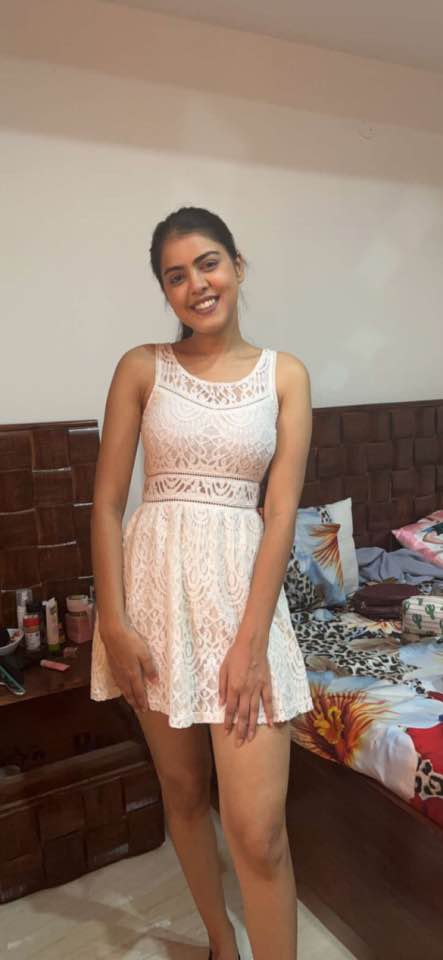 Delhi Final Year College Girl Hot Pics