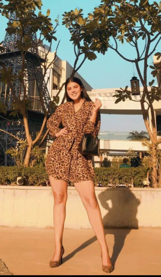 Delhi Final Year College Girl Hot Pics