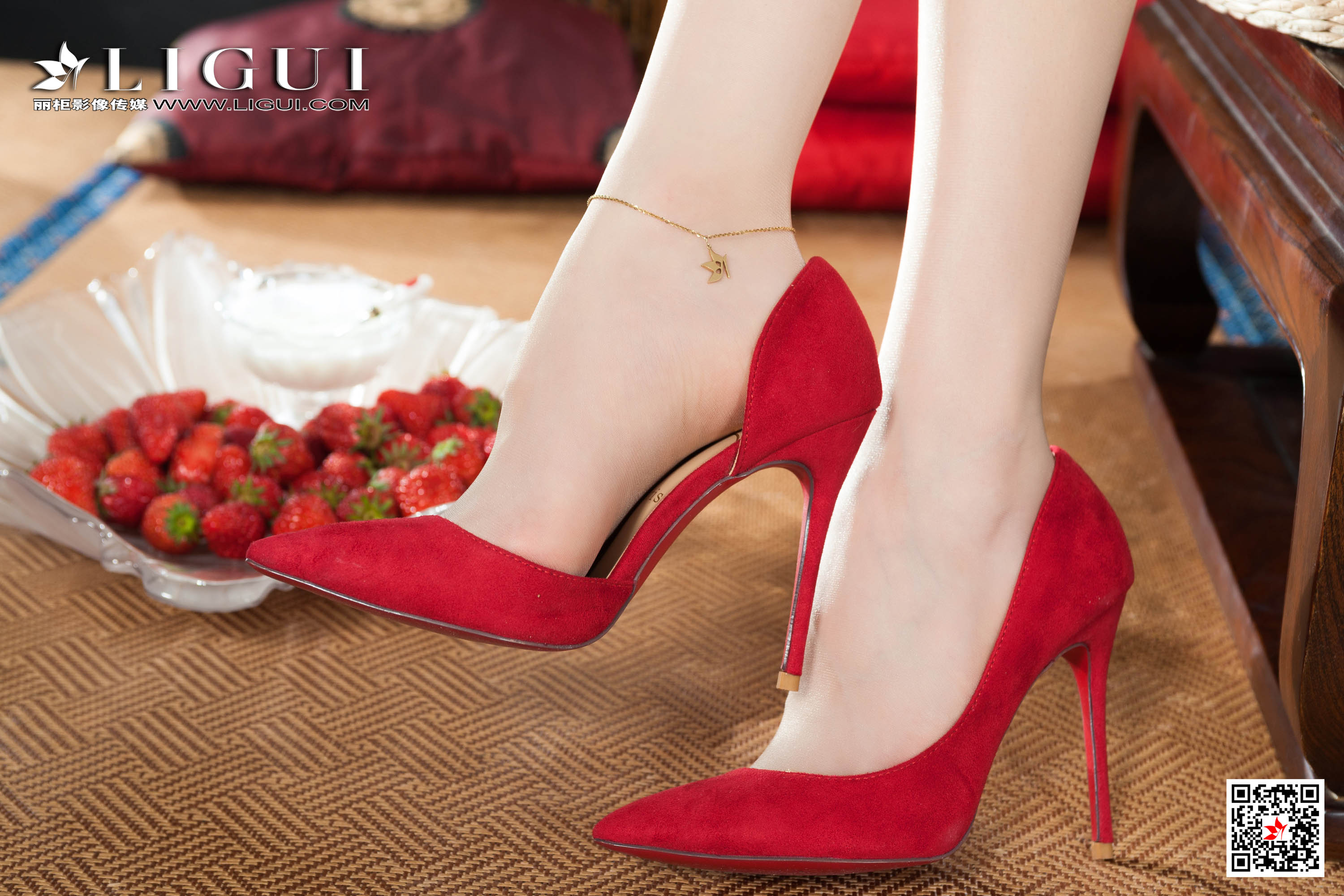 pretty lady dirty feet 119