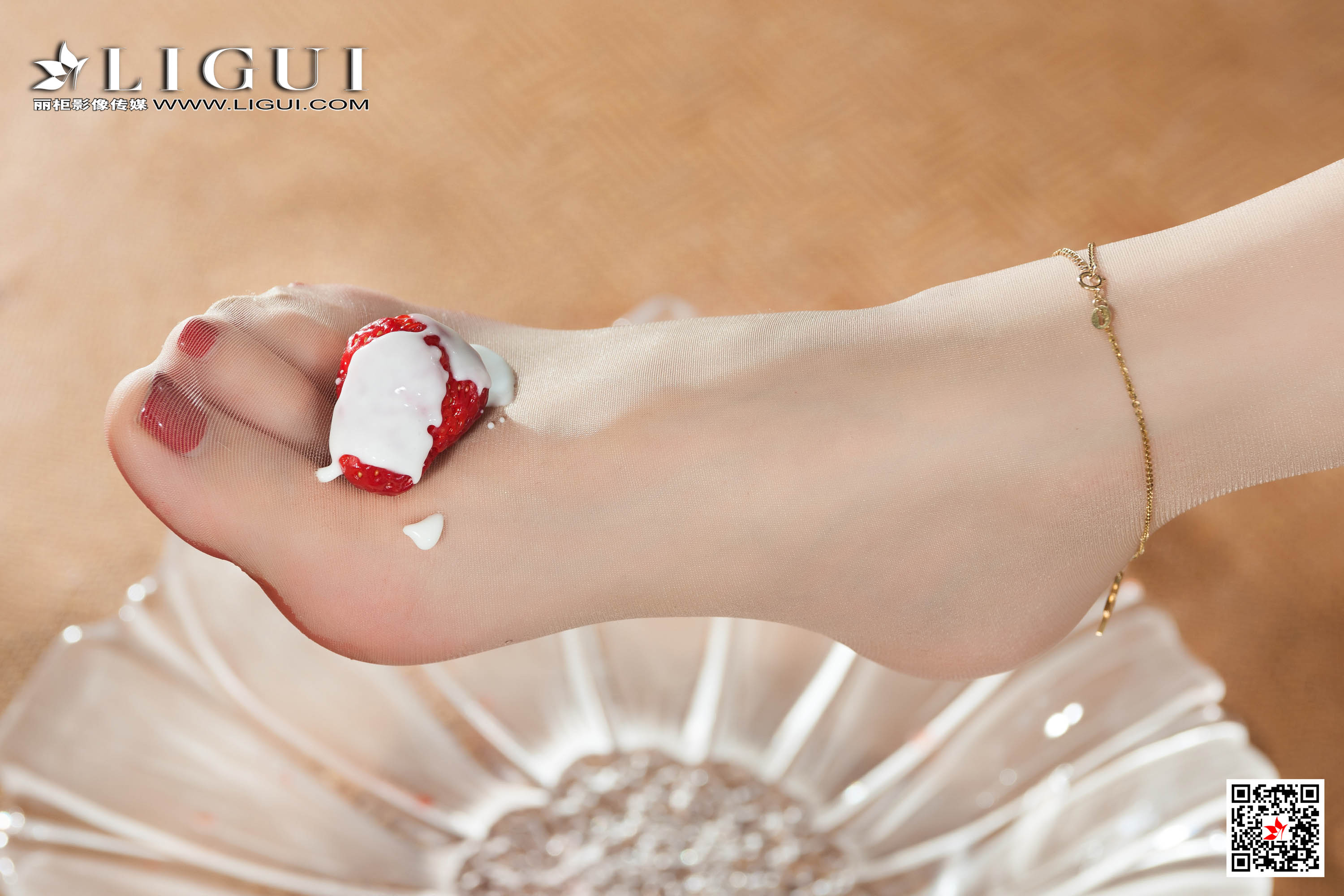 pretty lady dirty feet 119