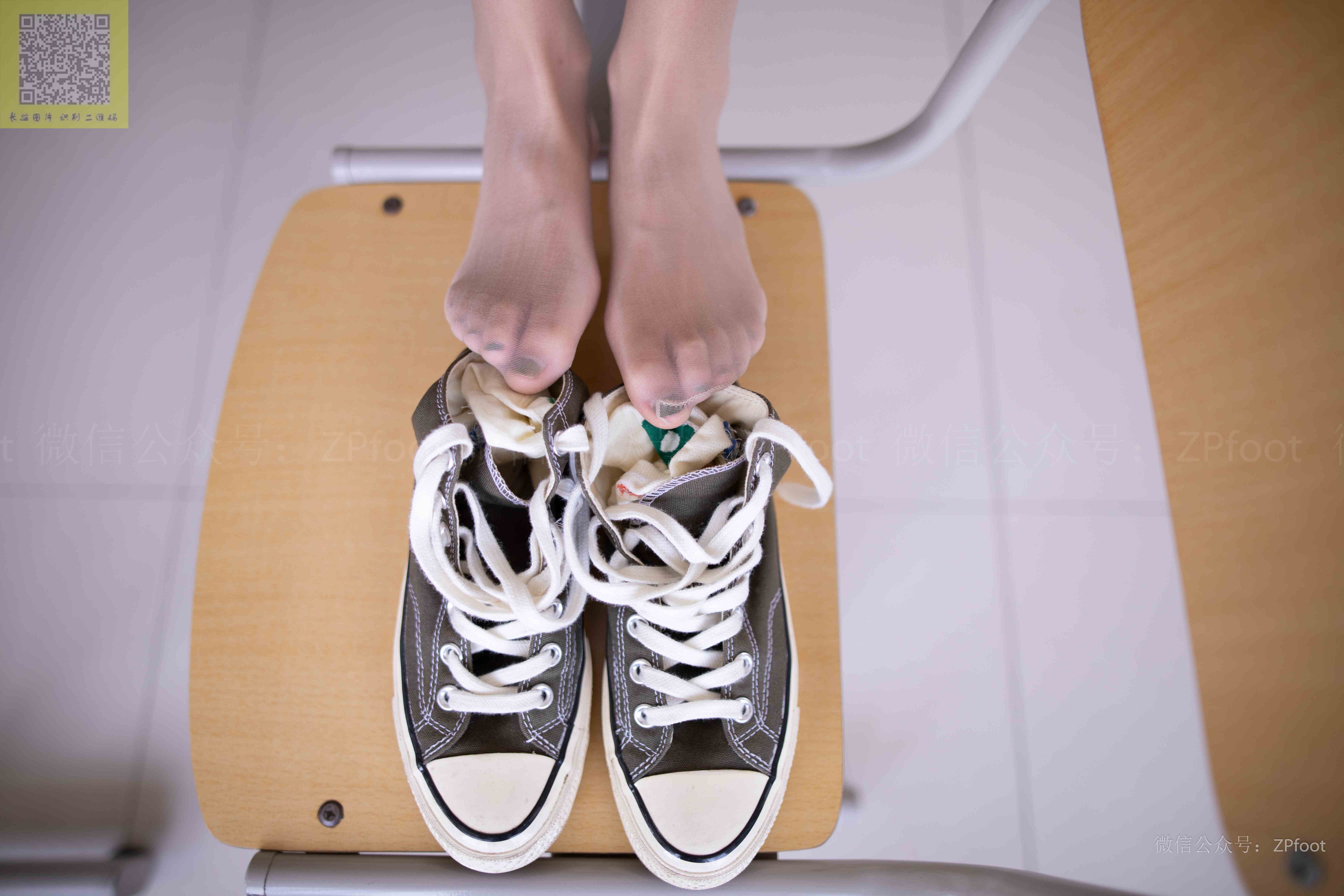 China Beauty Legs and feet 1336