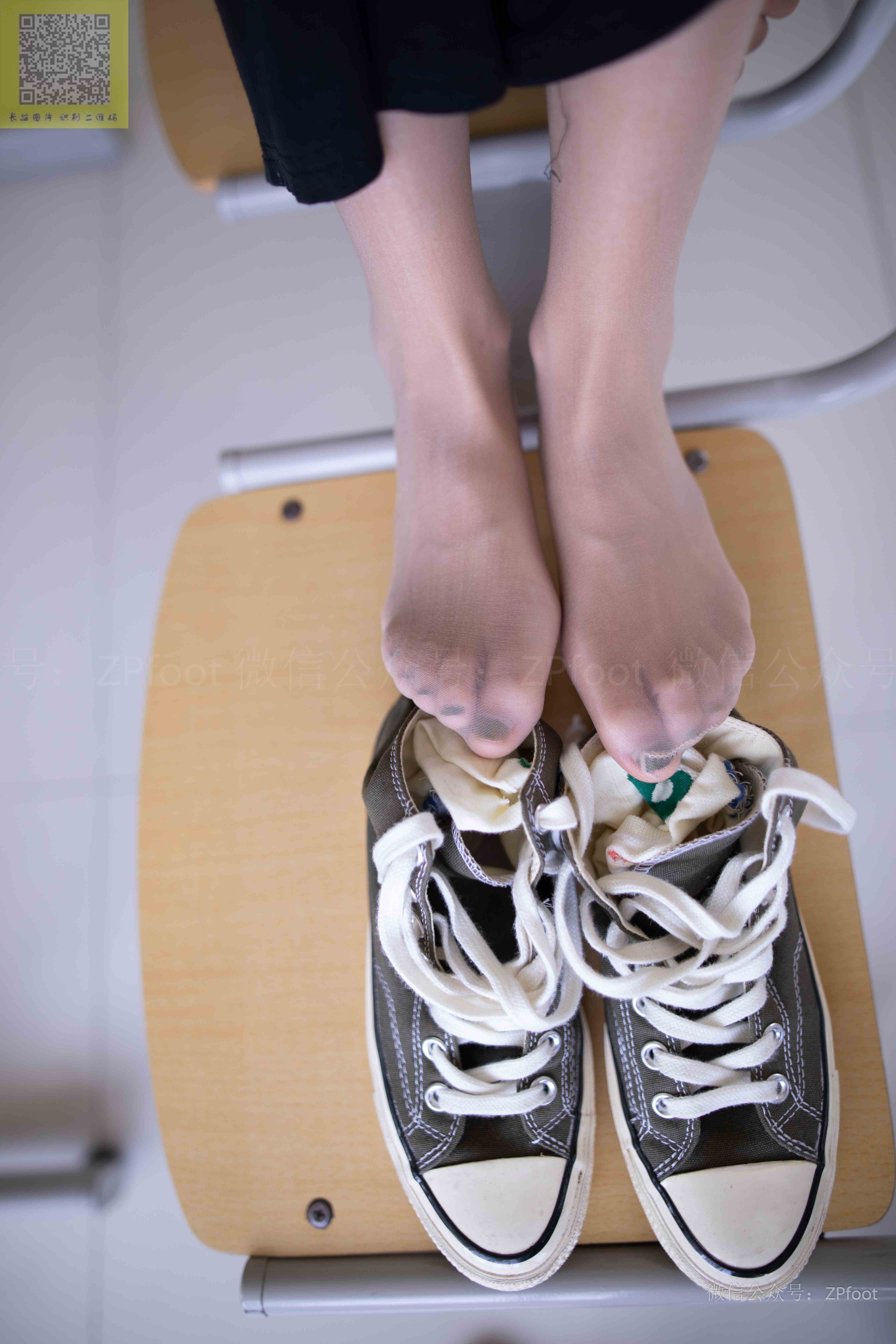 China Beauty Legs and feet 1336