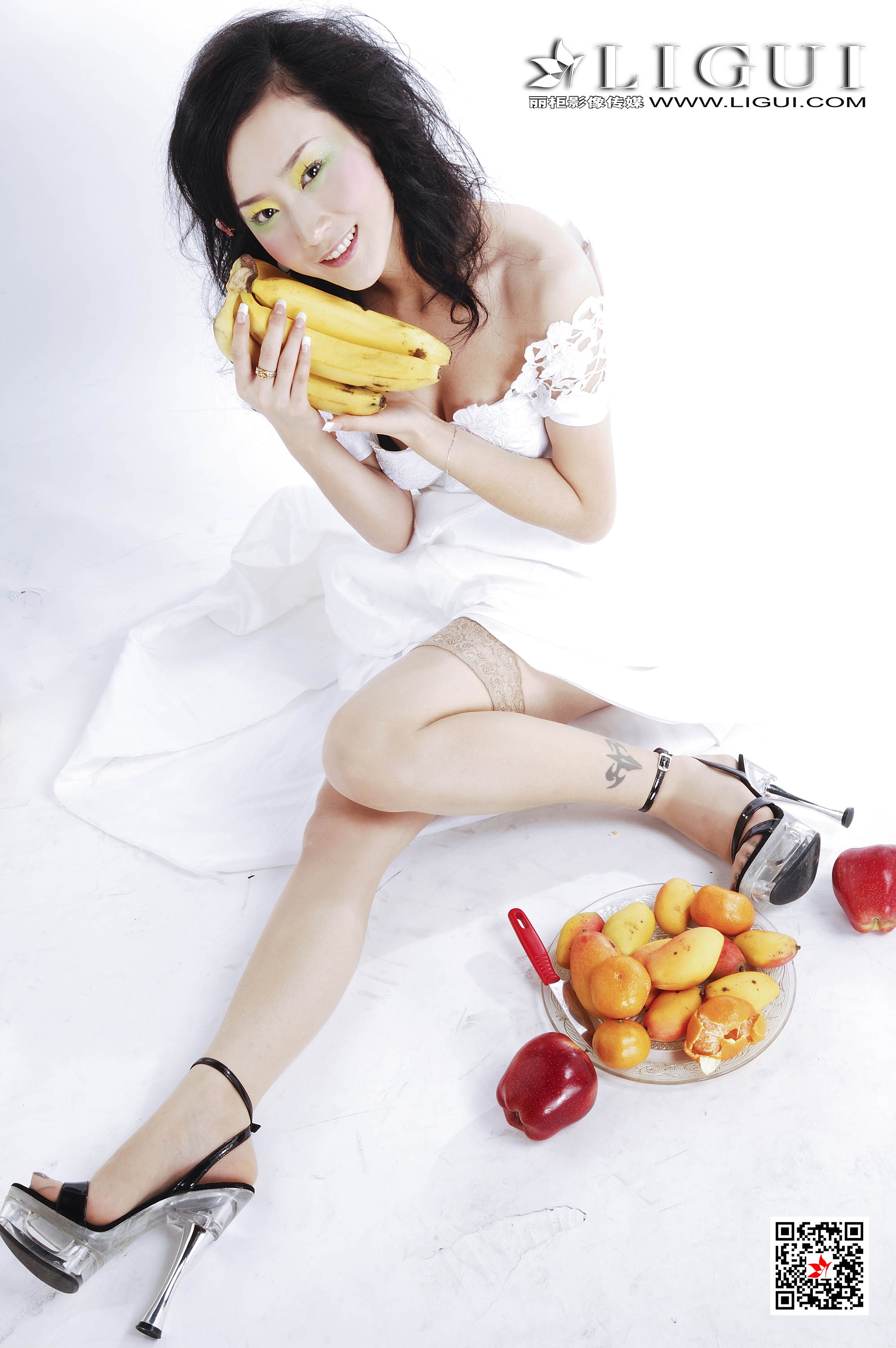 pretty lady dirty feet 123