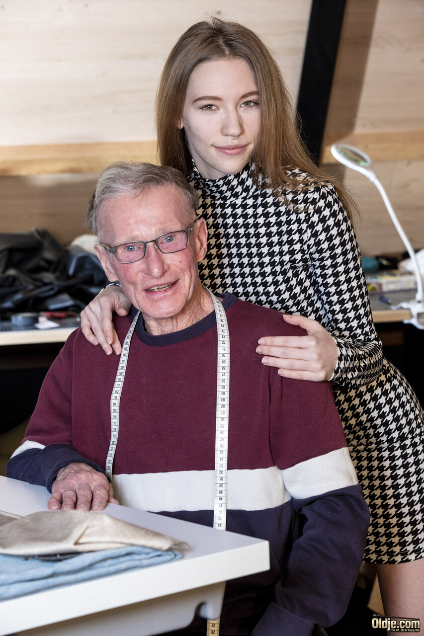 Cadelas novas fudendo com velhos