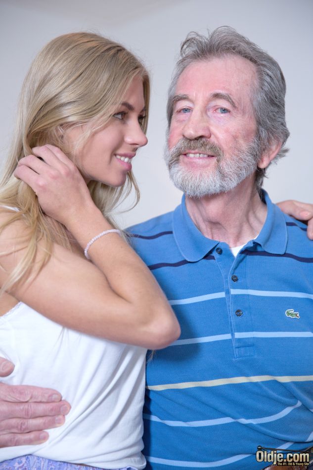 Cadelas novas fudendo com velhos