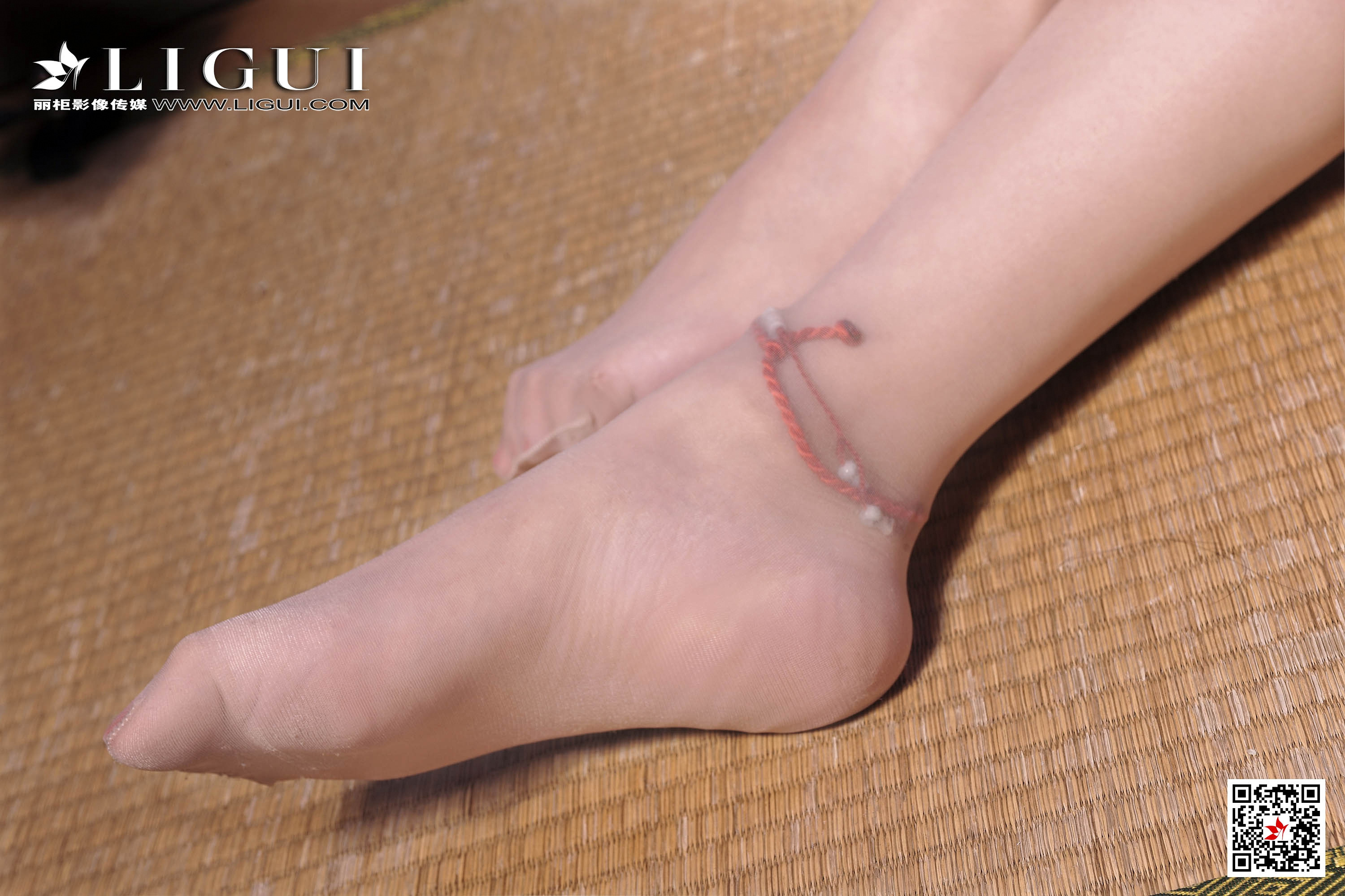 pretty lady dirty feet 127