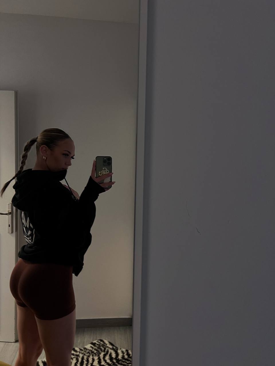 Slut to use for money