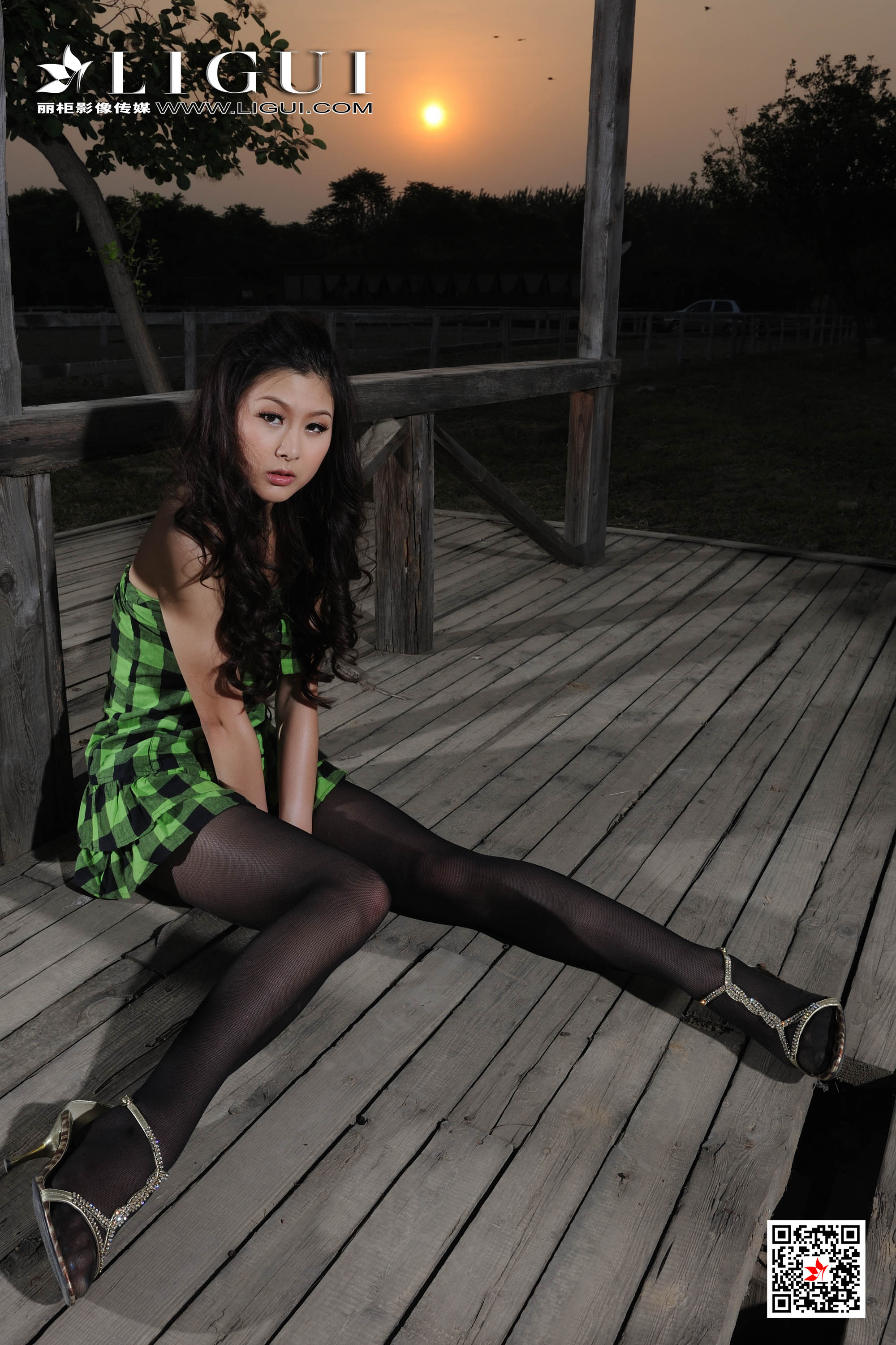 pretty lady dirty feet 130