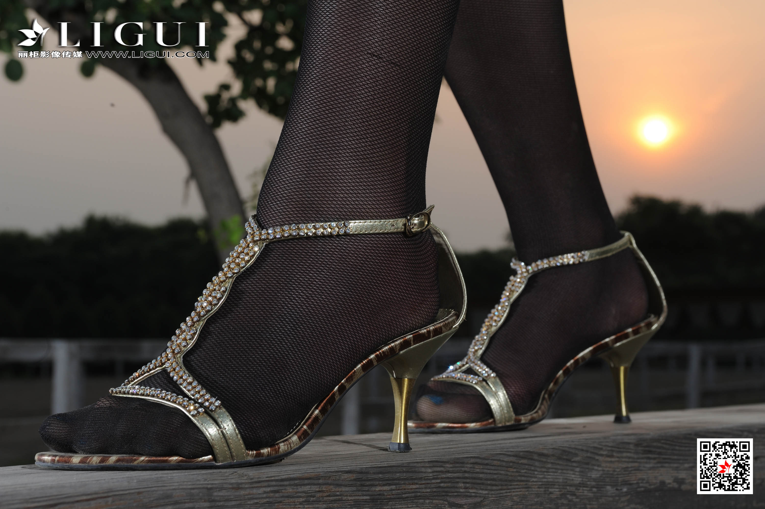 pretty lady dirty feet 130