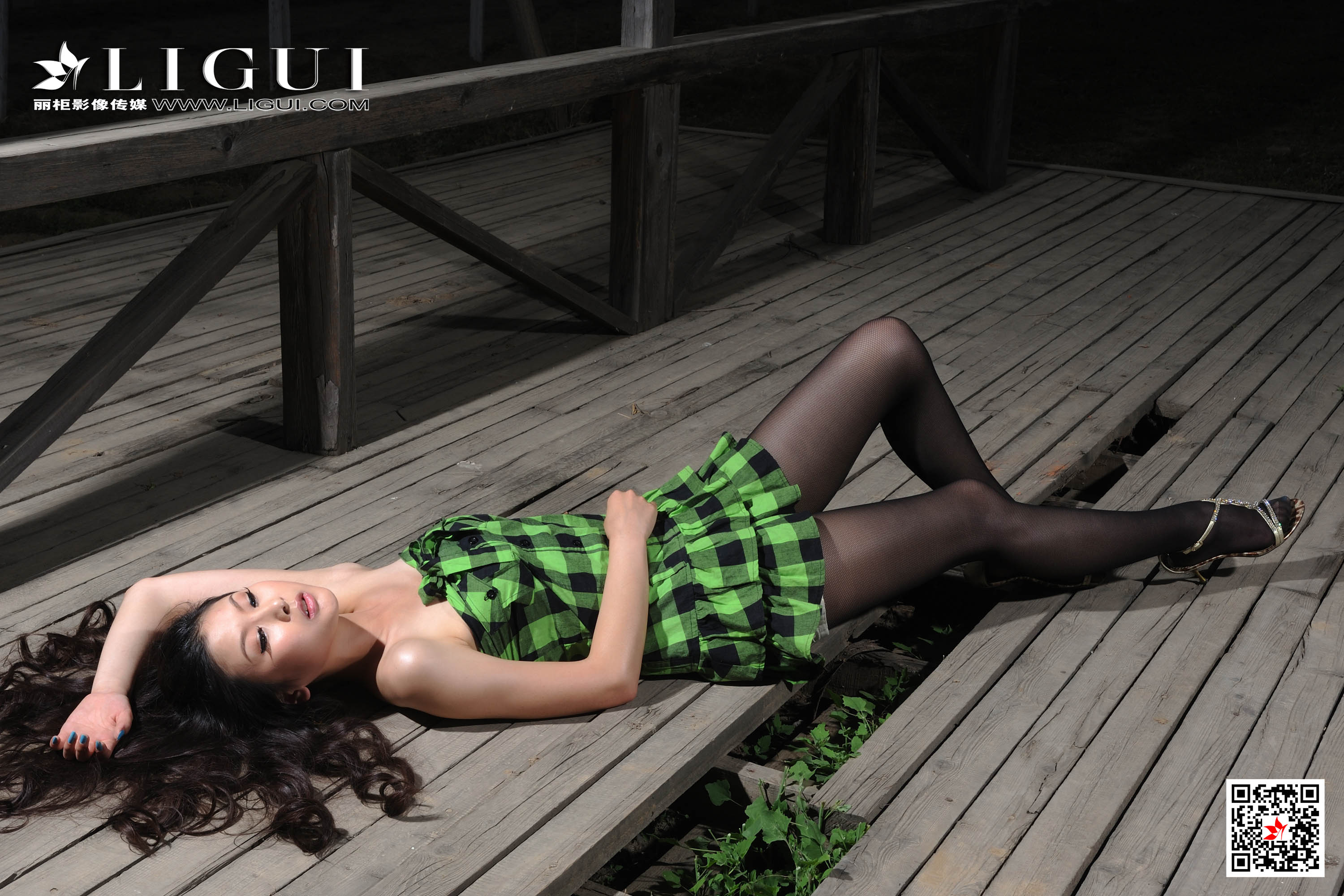 pretty lady dirty feet 130