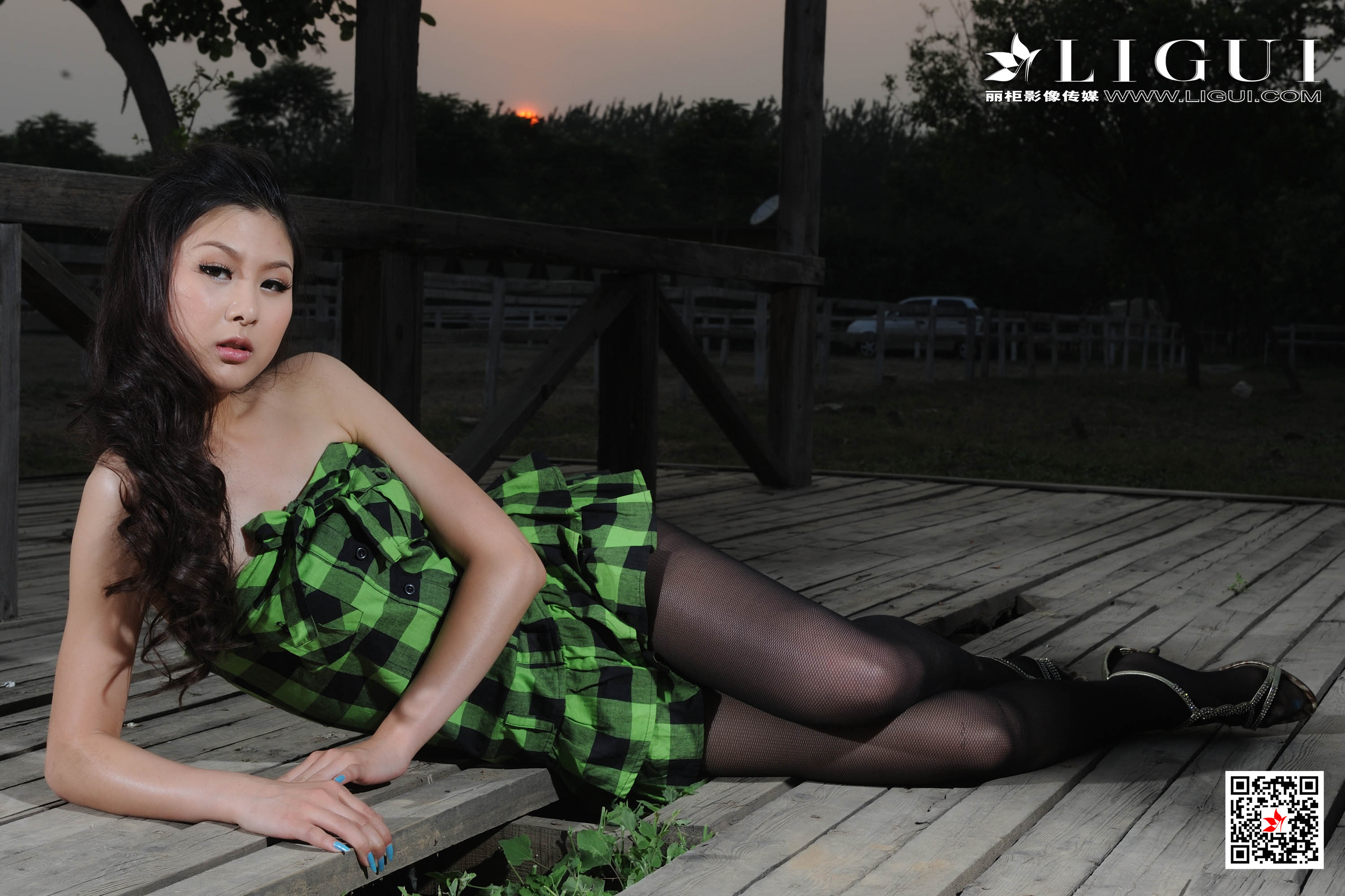 pretty lady dirty feet 130