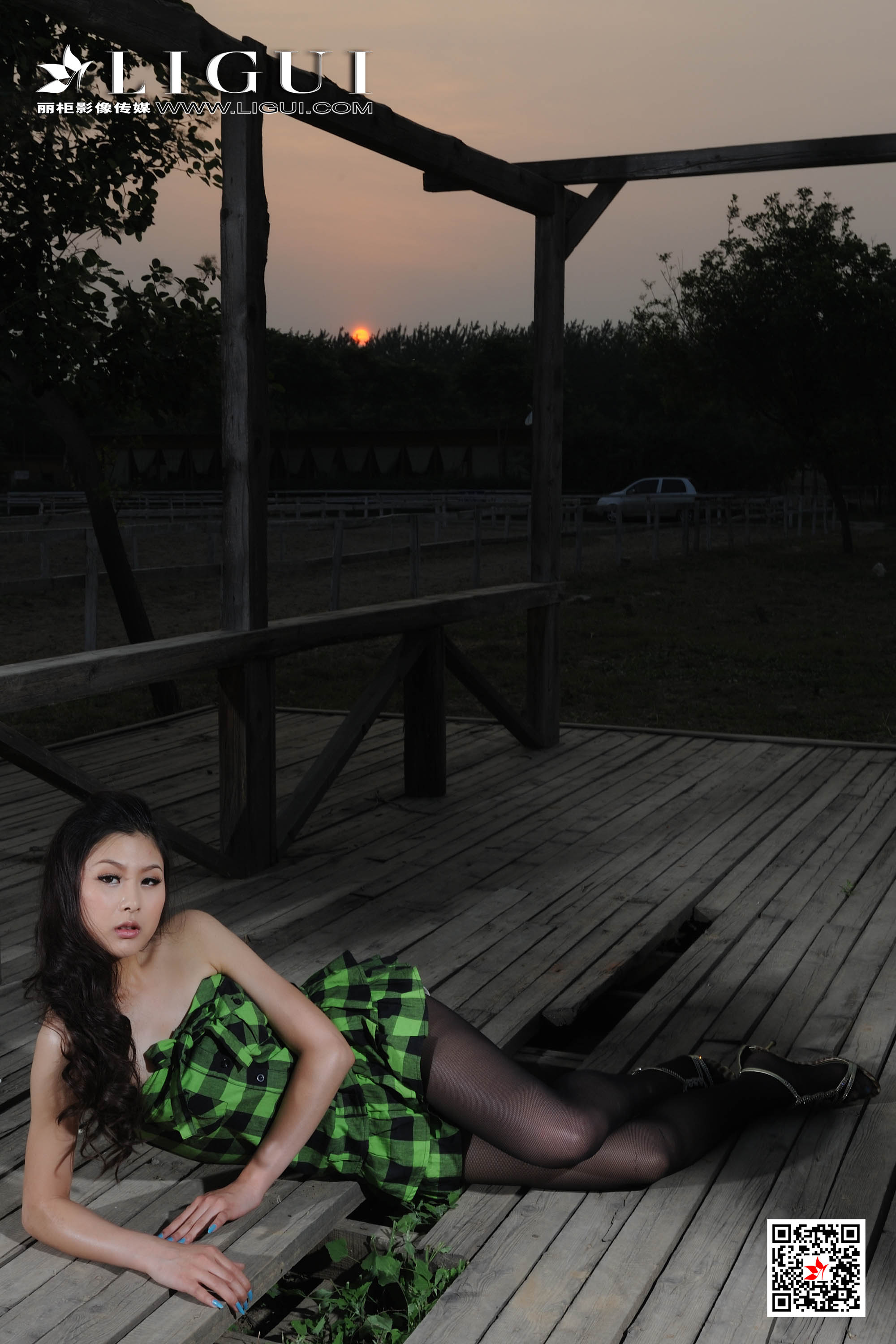 pretty lady dirty feet 130