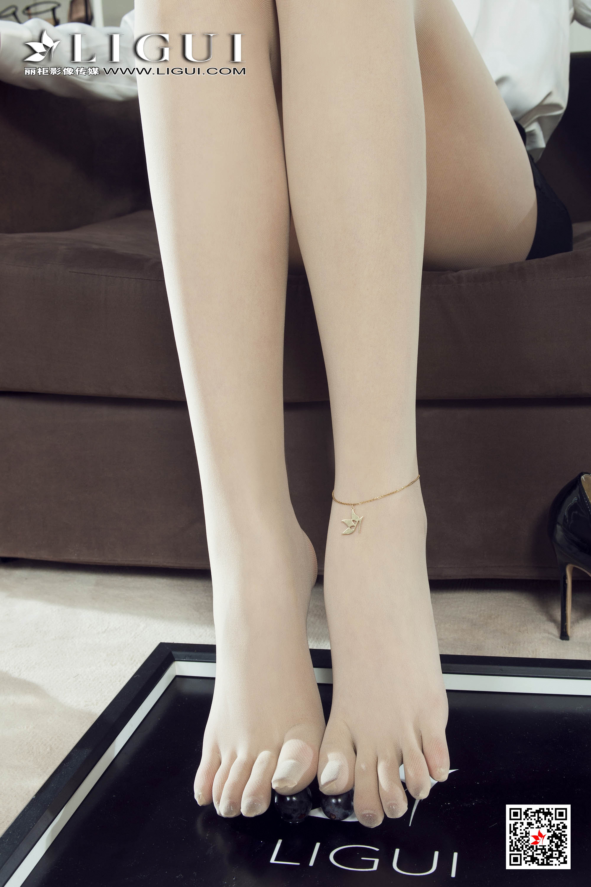 pretty lady dirty feet 131