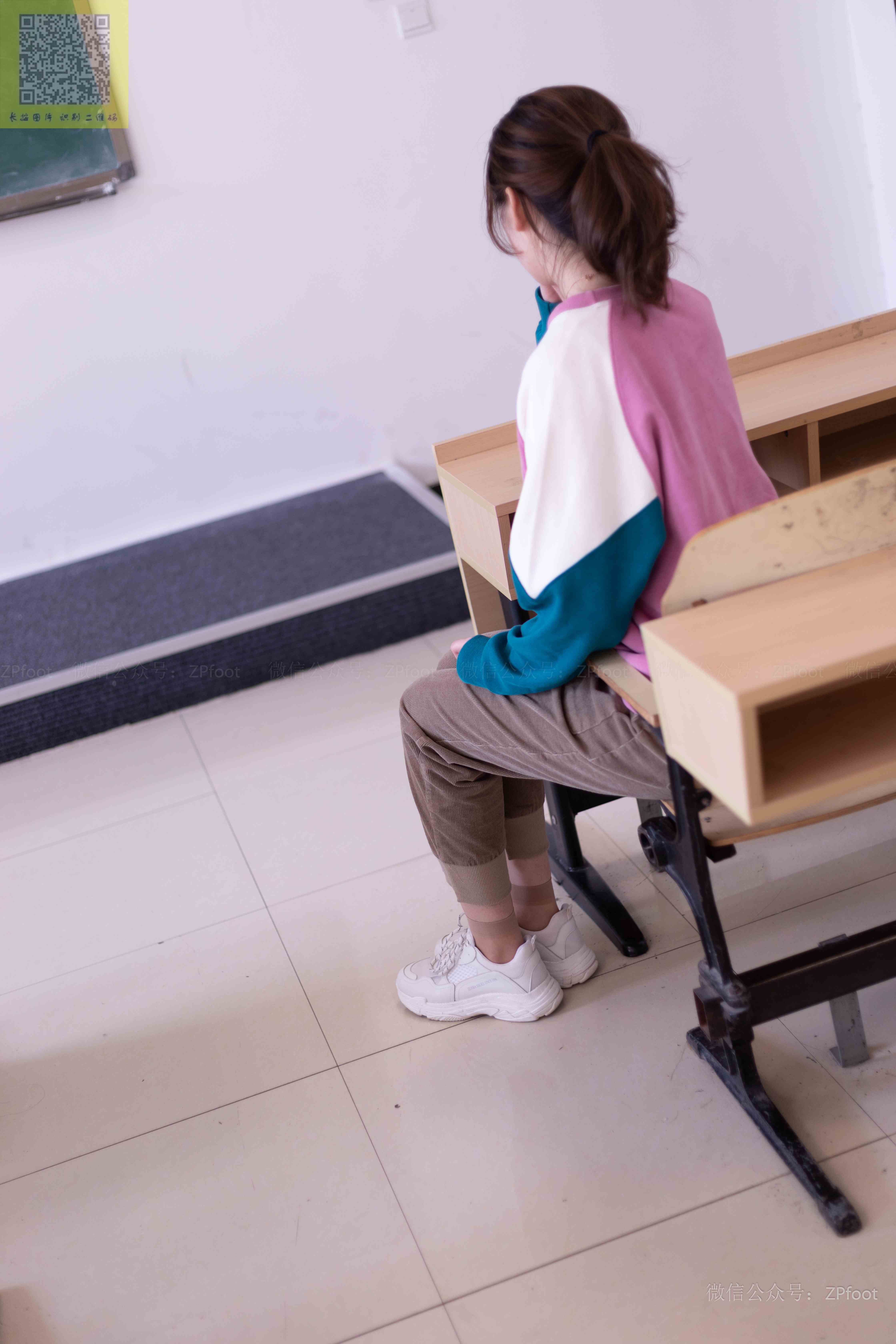 China Beauty Legs and feet 1408