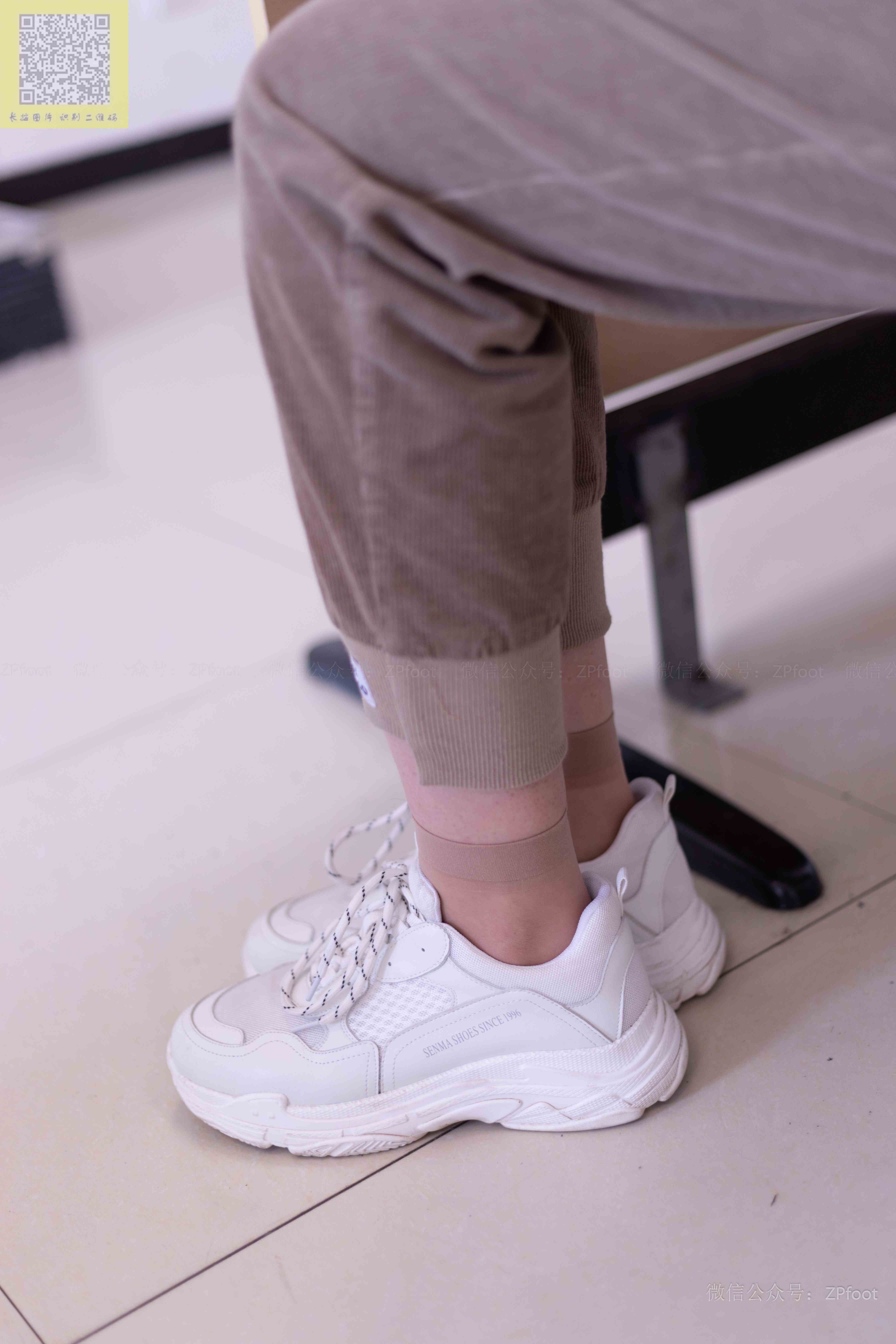 China Beauty Legs and feet 1408