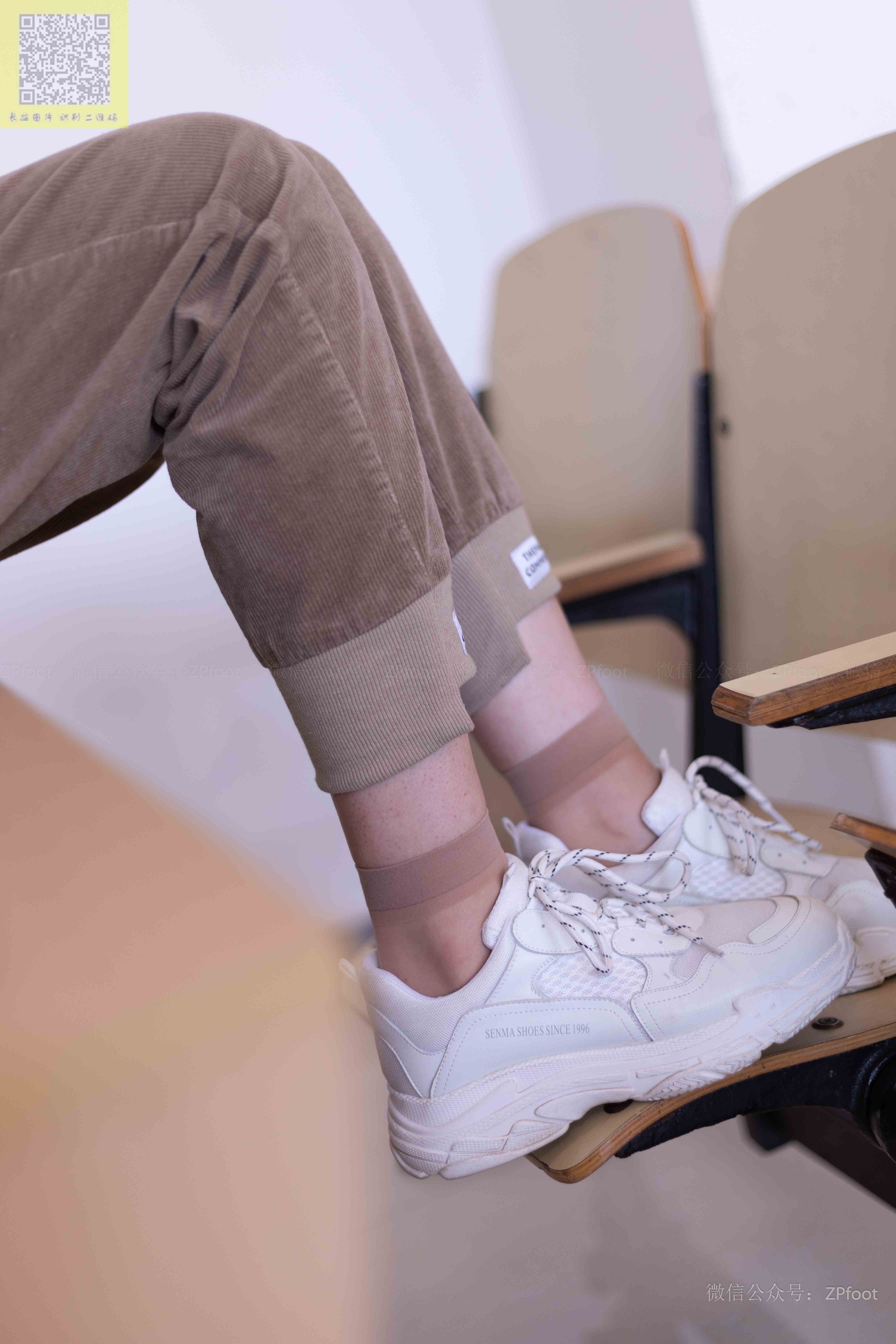 China Beauty Legs and feet 1408