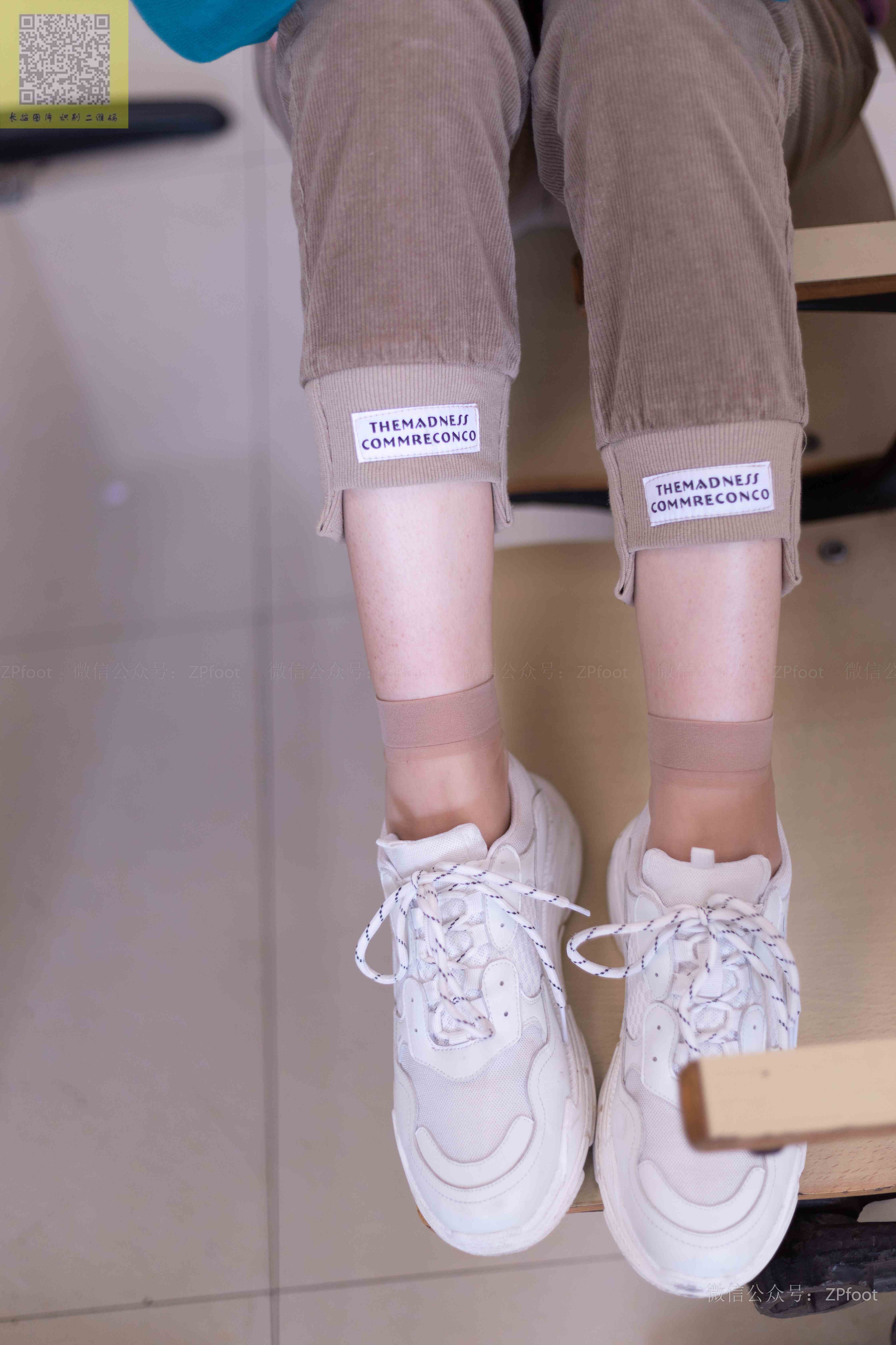 China Beauty Legs and feet 1408