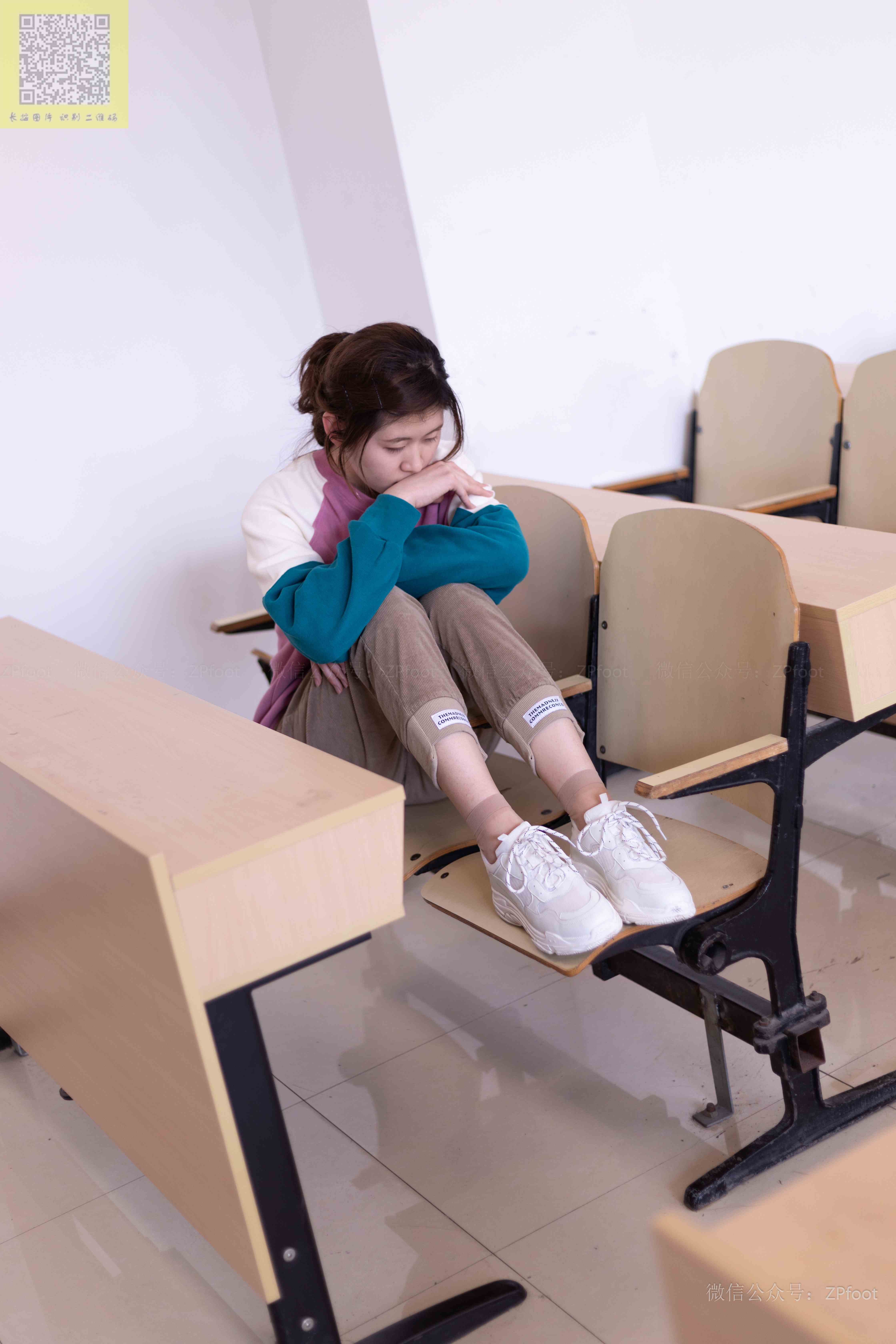 China Beauty Legs and feet 1408