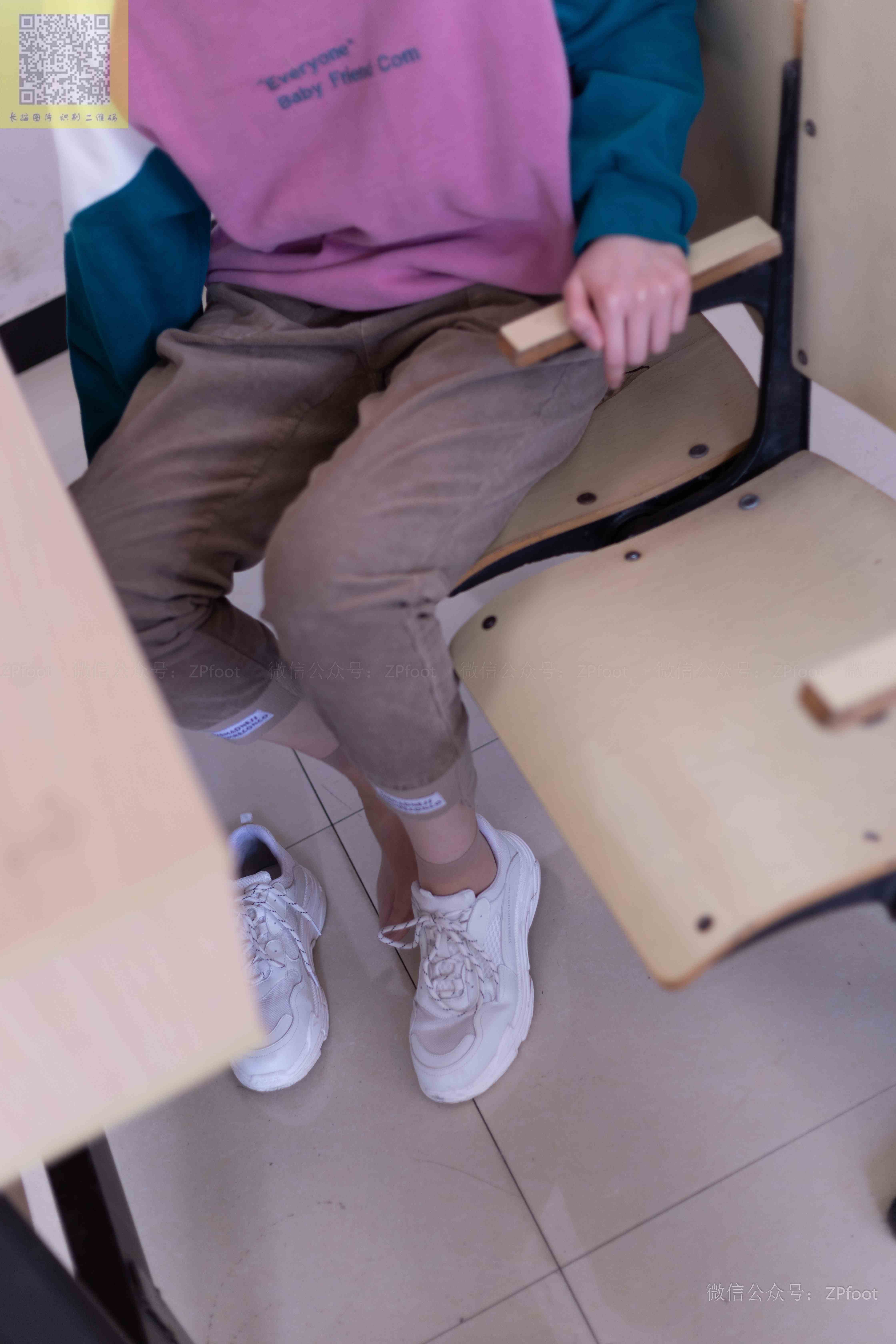 China Beauty Legs and feet 1408