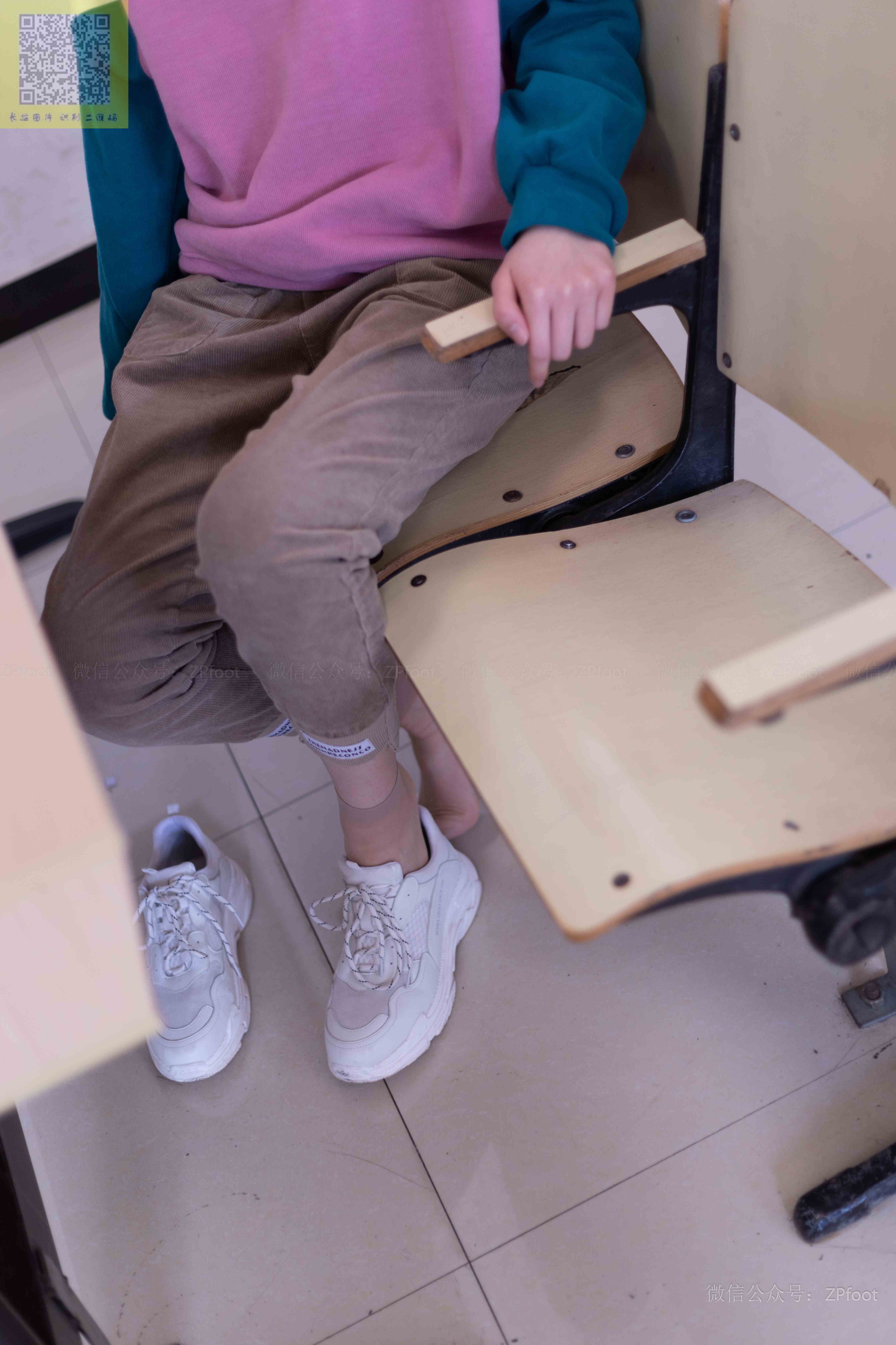 China Beauty Legs and feet 1408