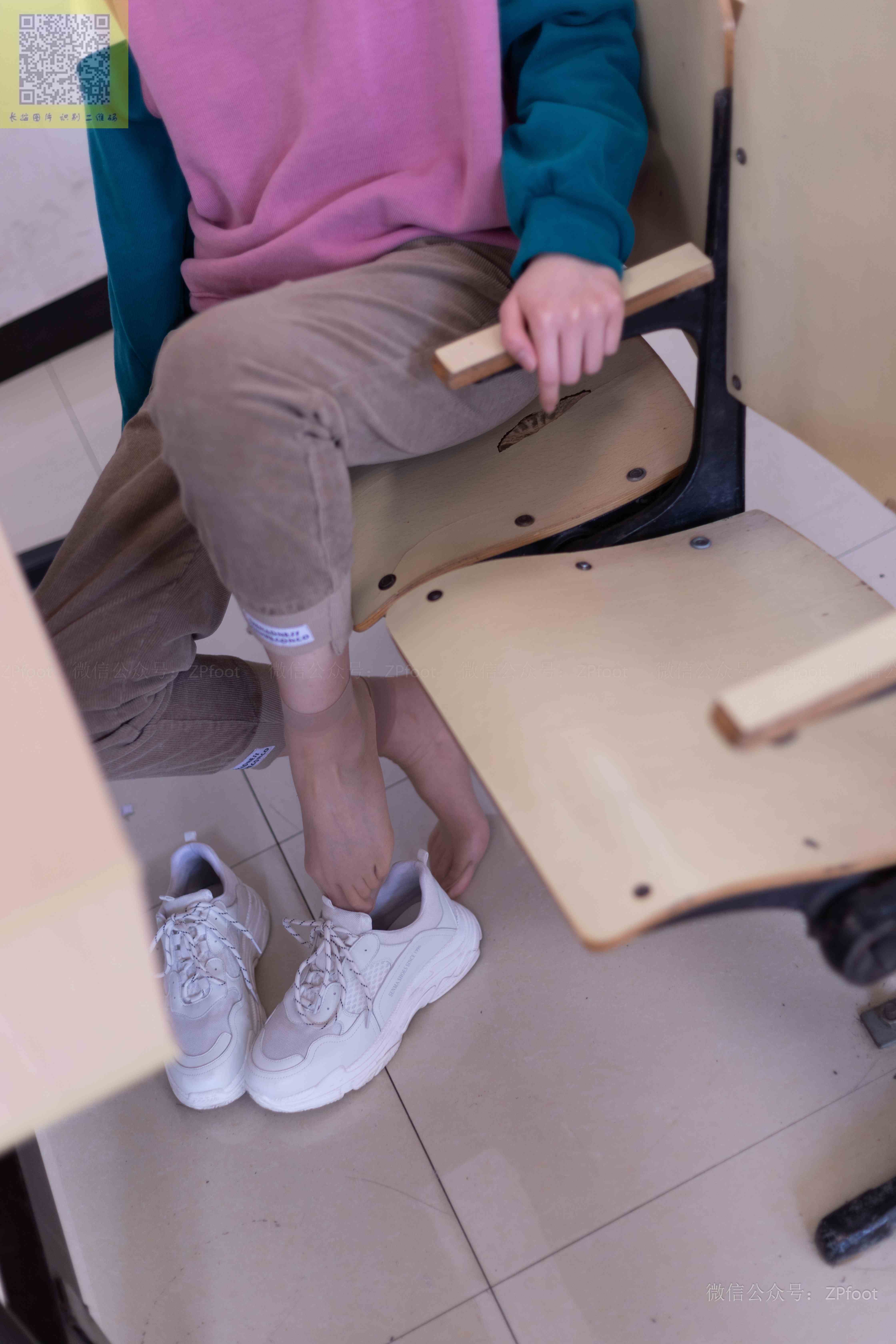 China Beauty Legs and feet 1408