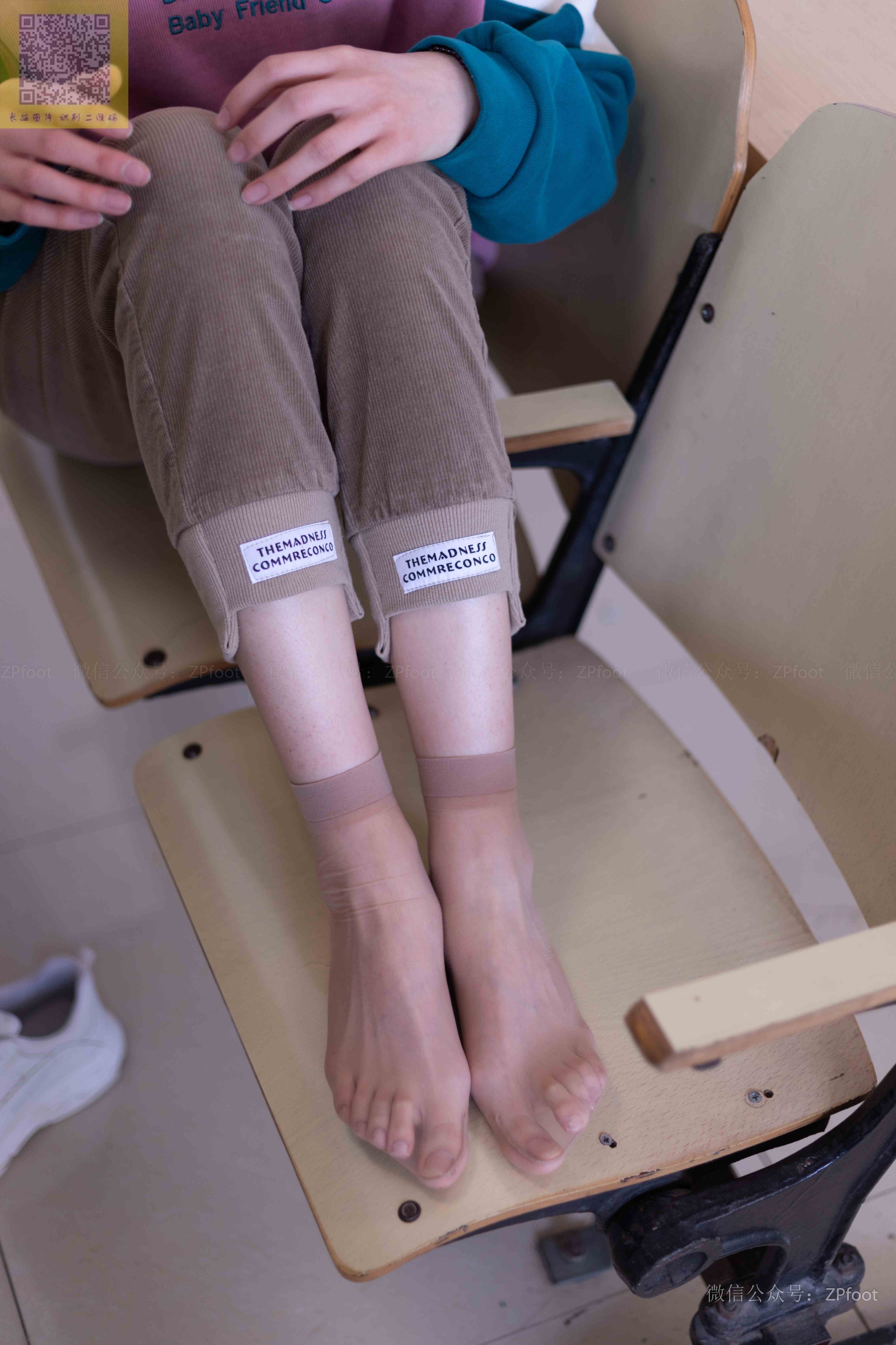 China Beauty Legs and feet 1408