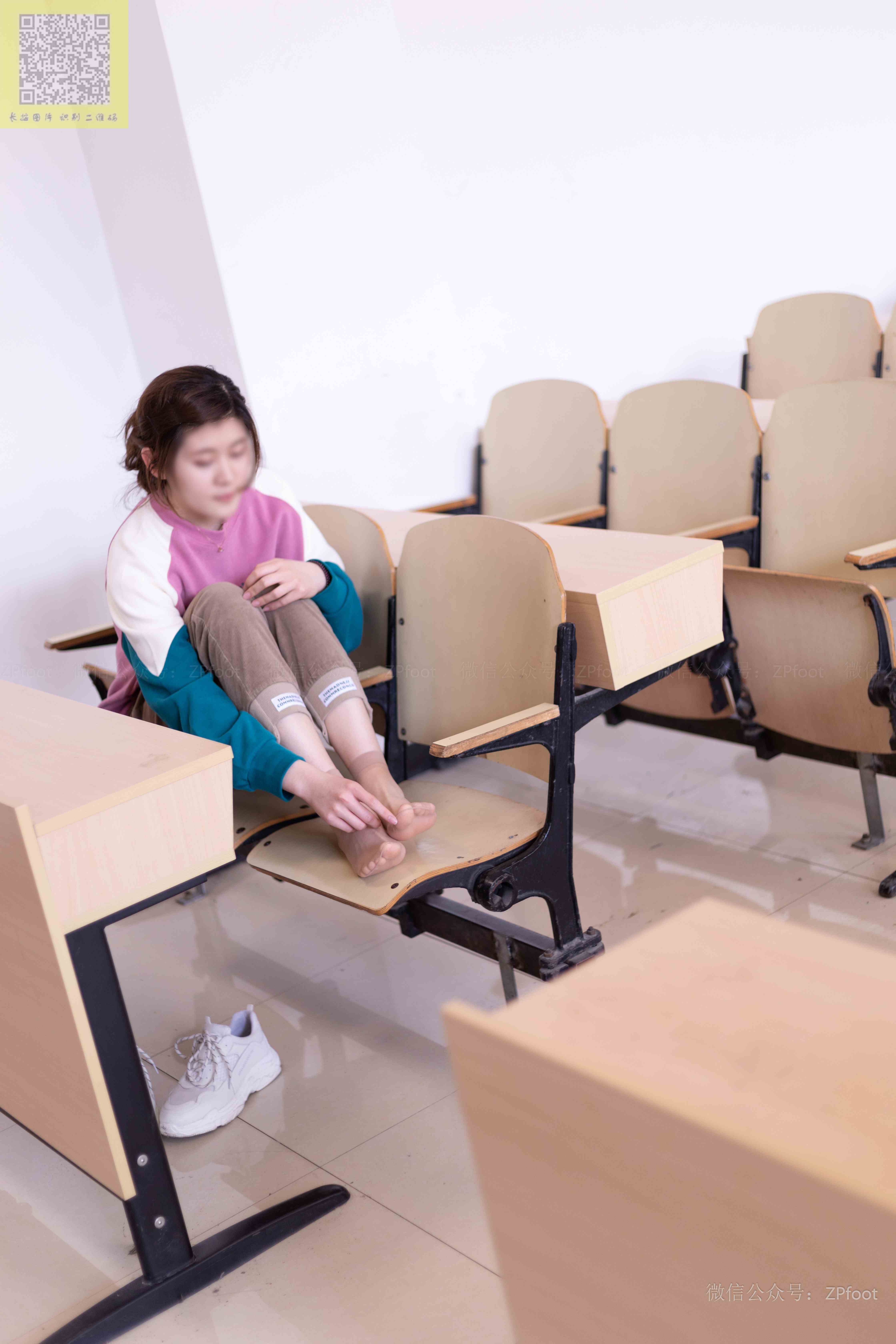 China Beauty Legs and feet 1408