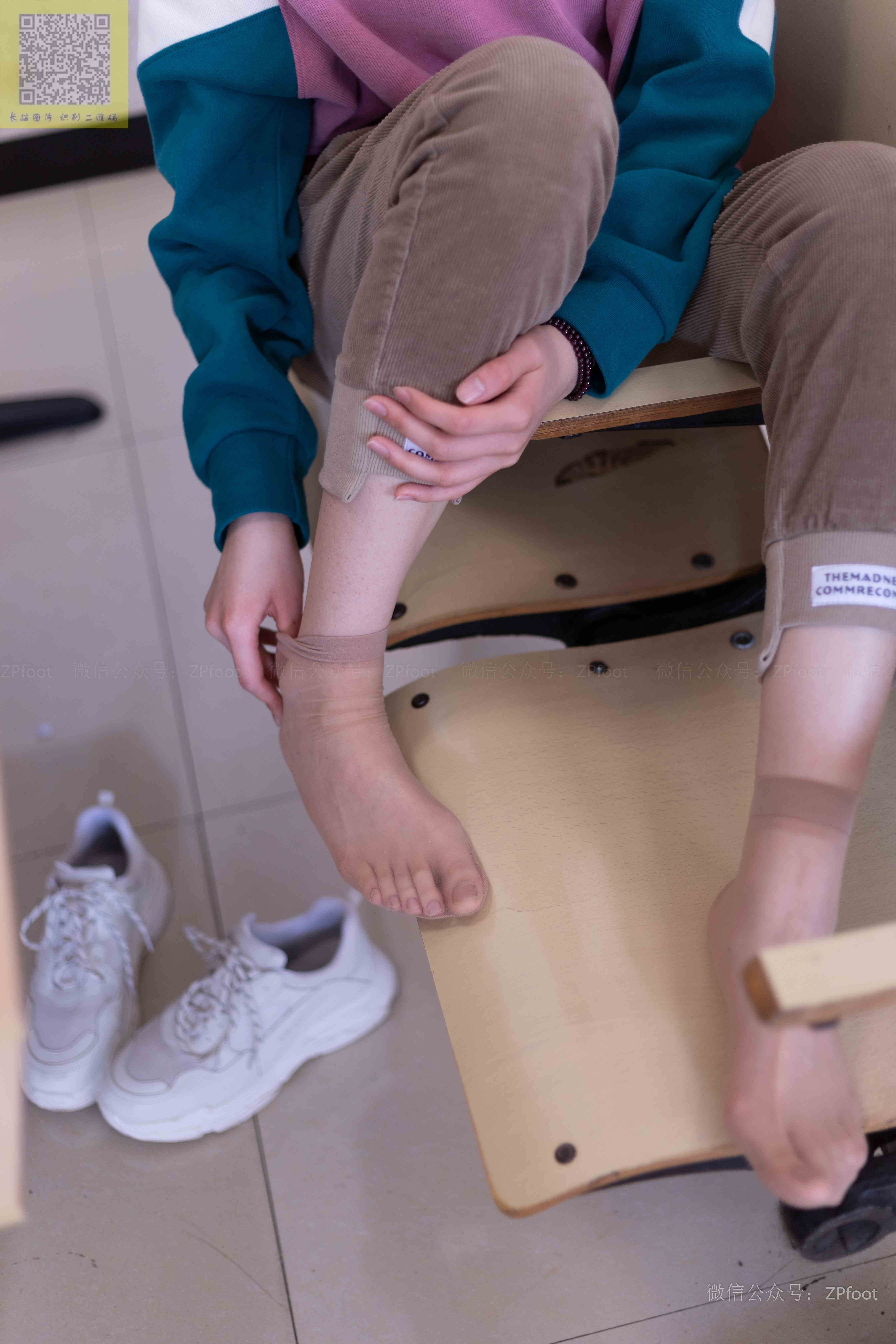 China Beauty Legs and feet 1408