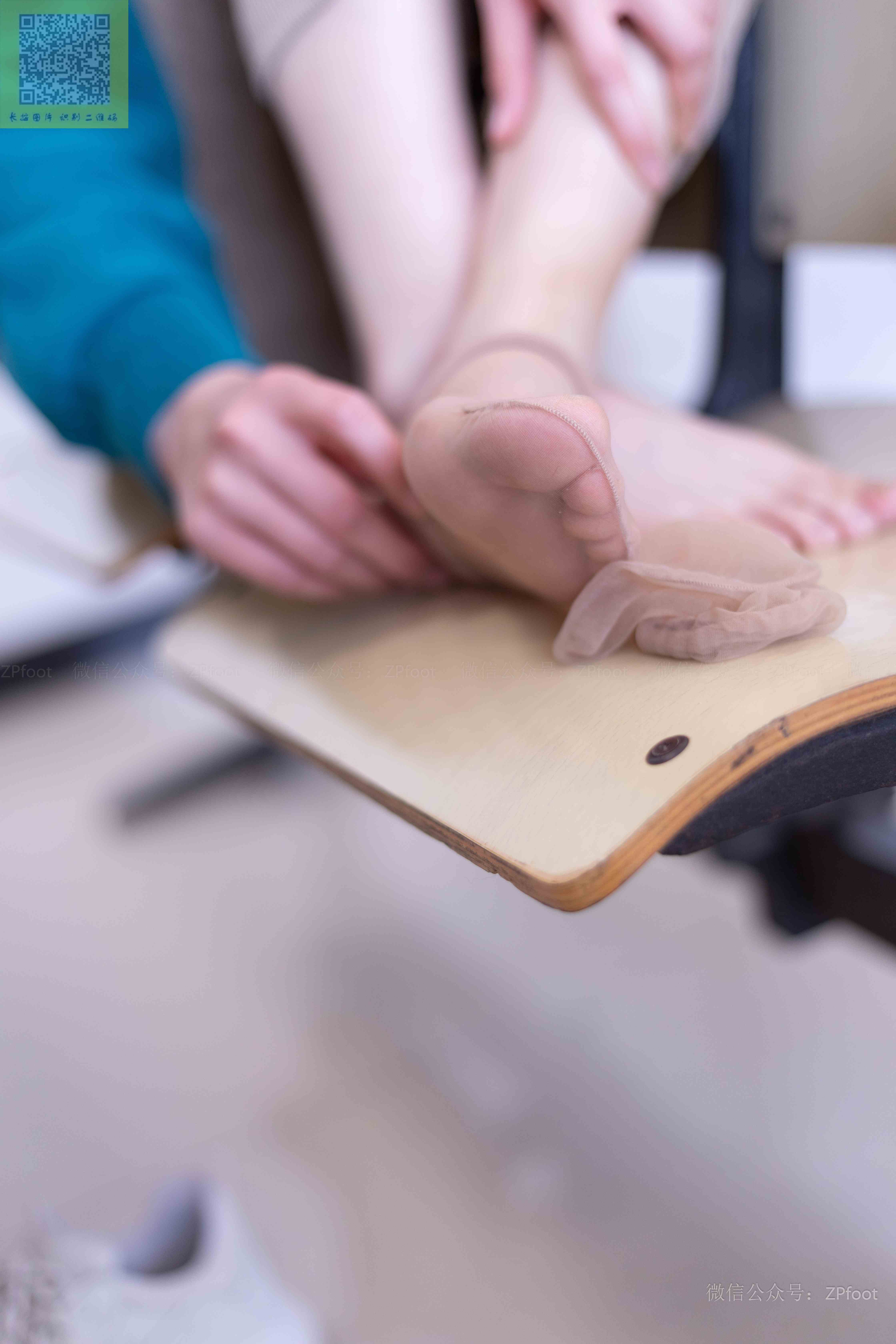 China Beauty Legs and feet 1408