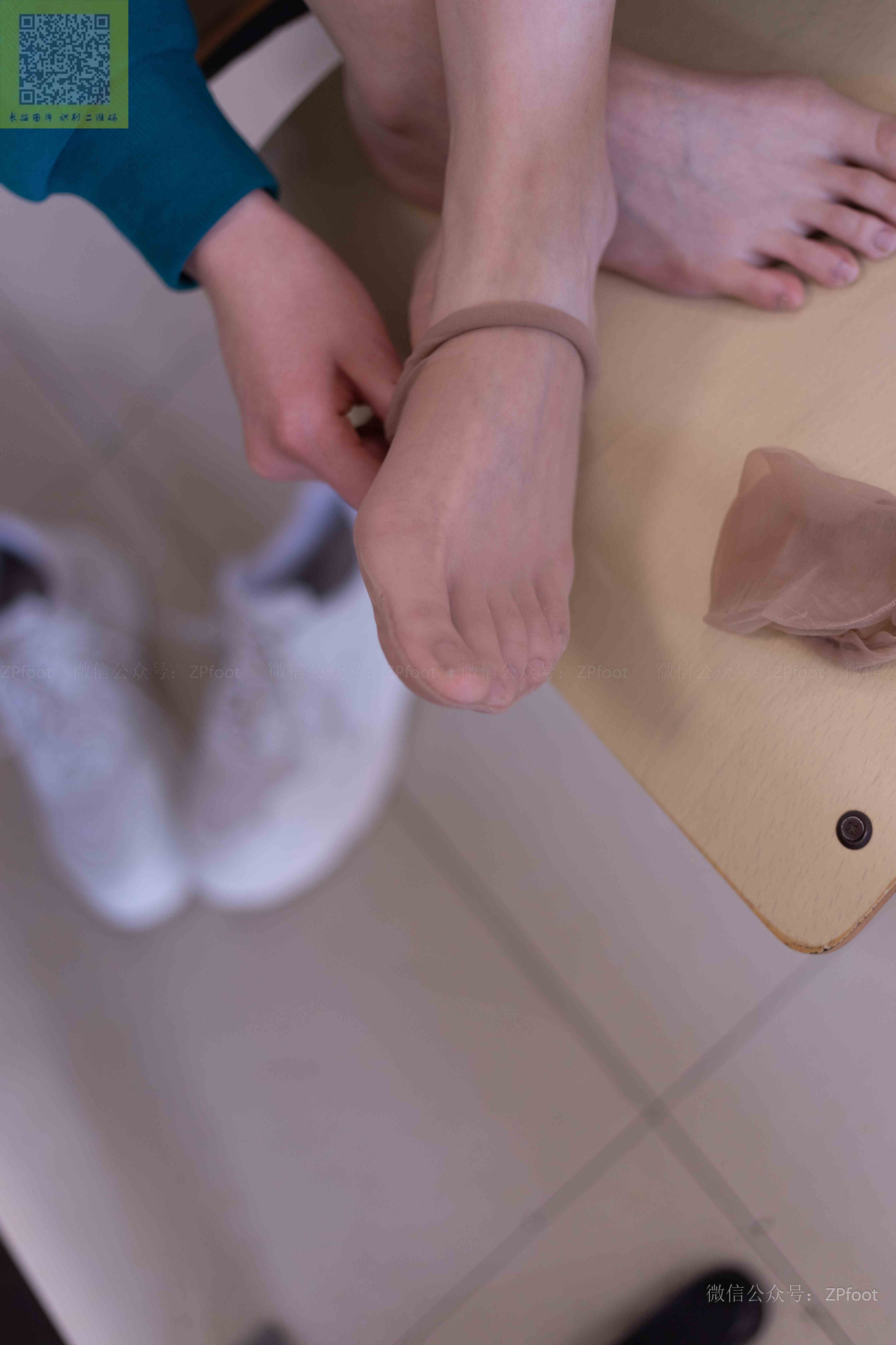 China Beauty Legs and feet 1408