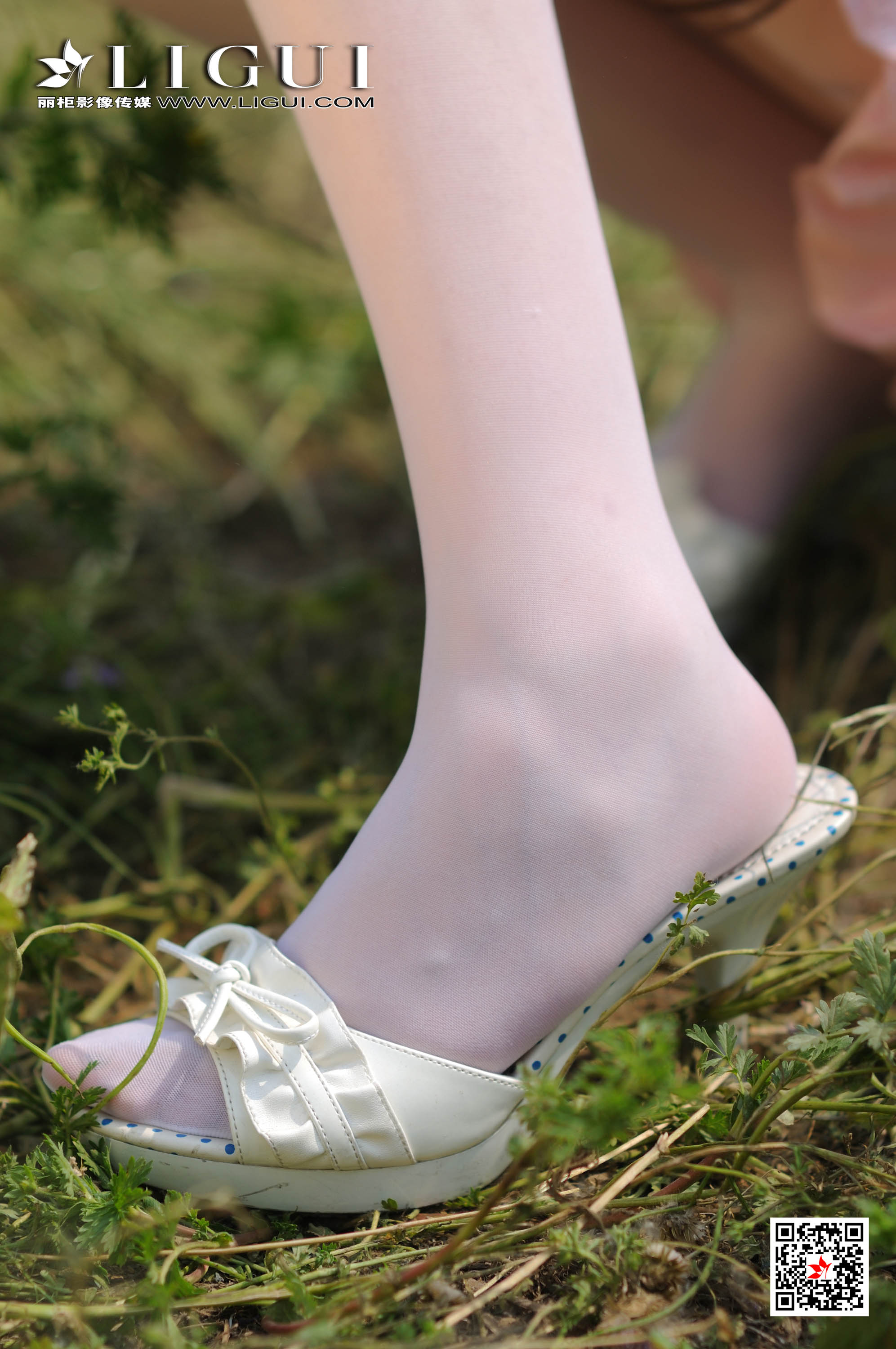 pretty lady dirty feet 133