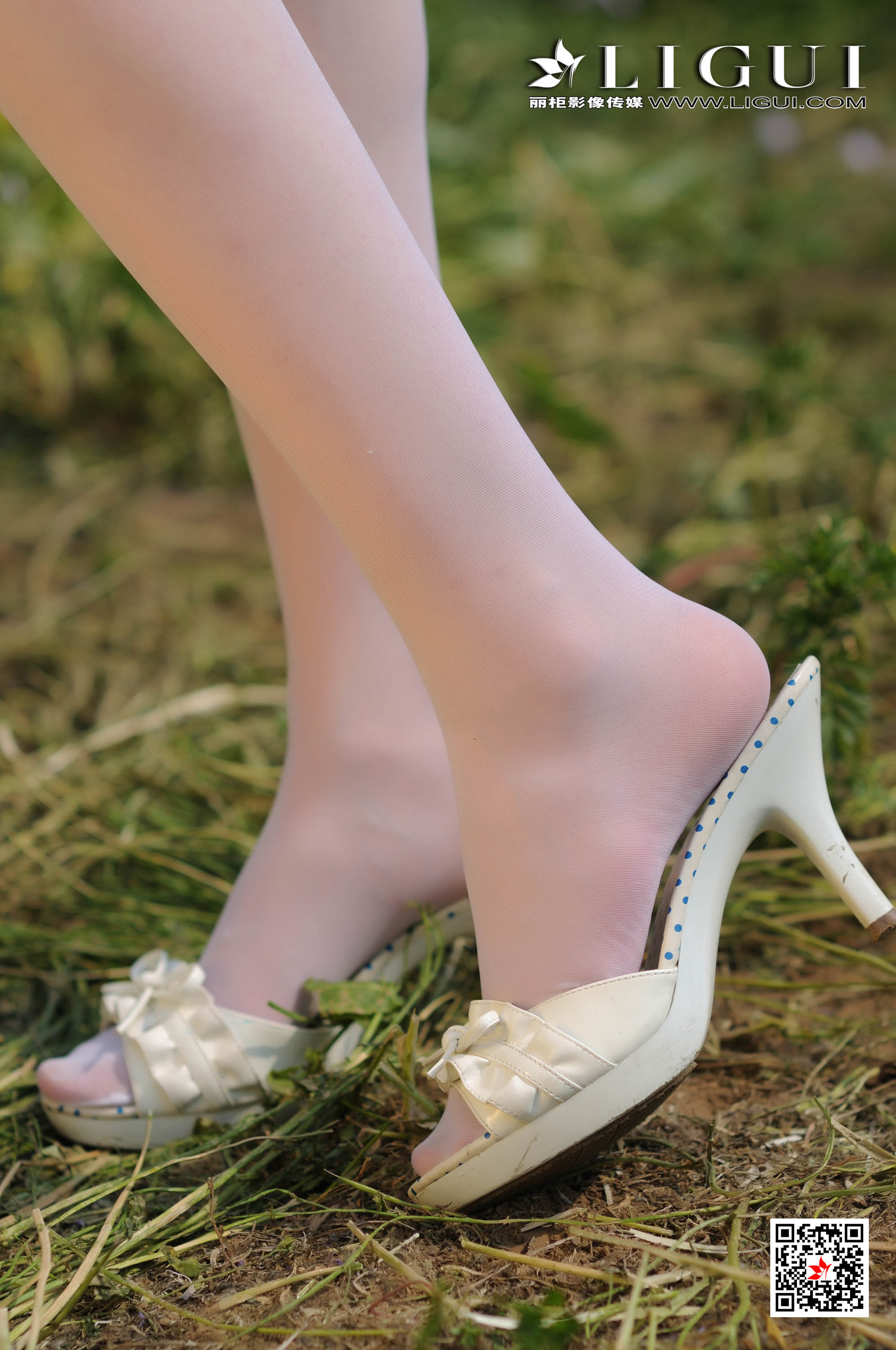 pretty lady dirty feet 133