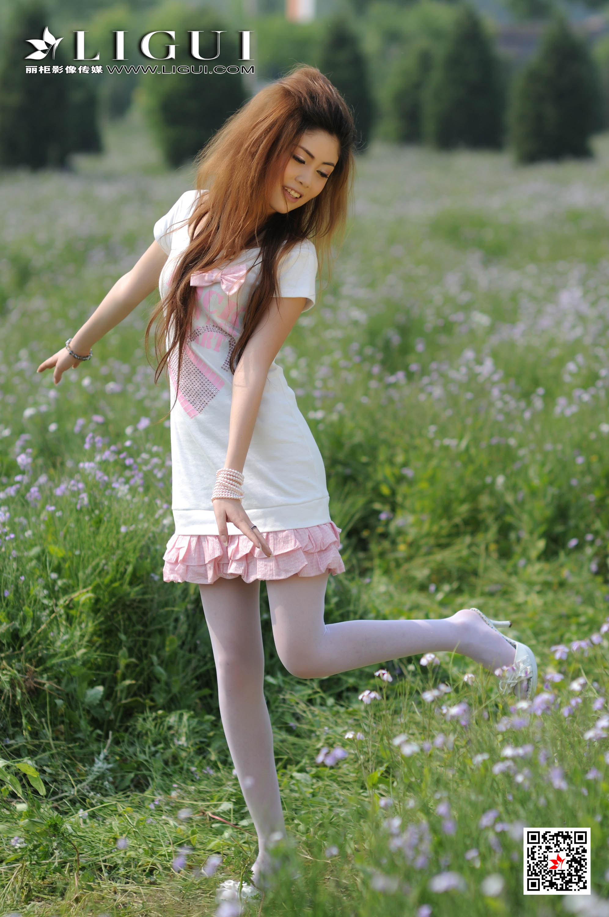 pretty lady dirty feet 133