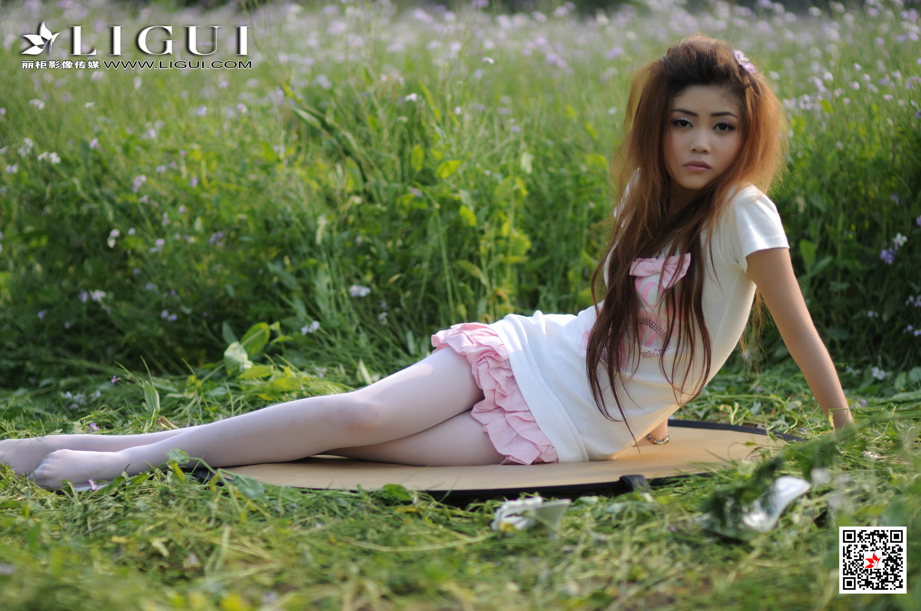 pretty lady dirty feet 133