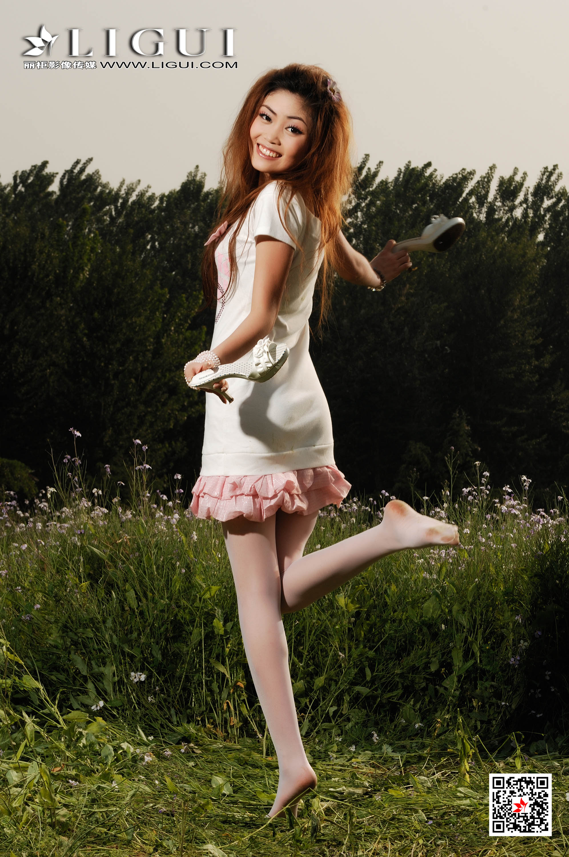 pretty lady dirty feet 133