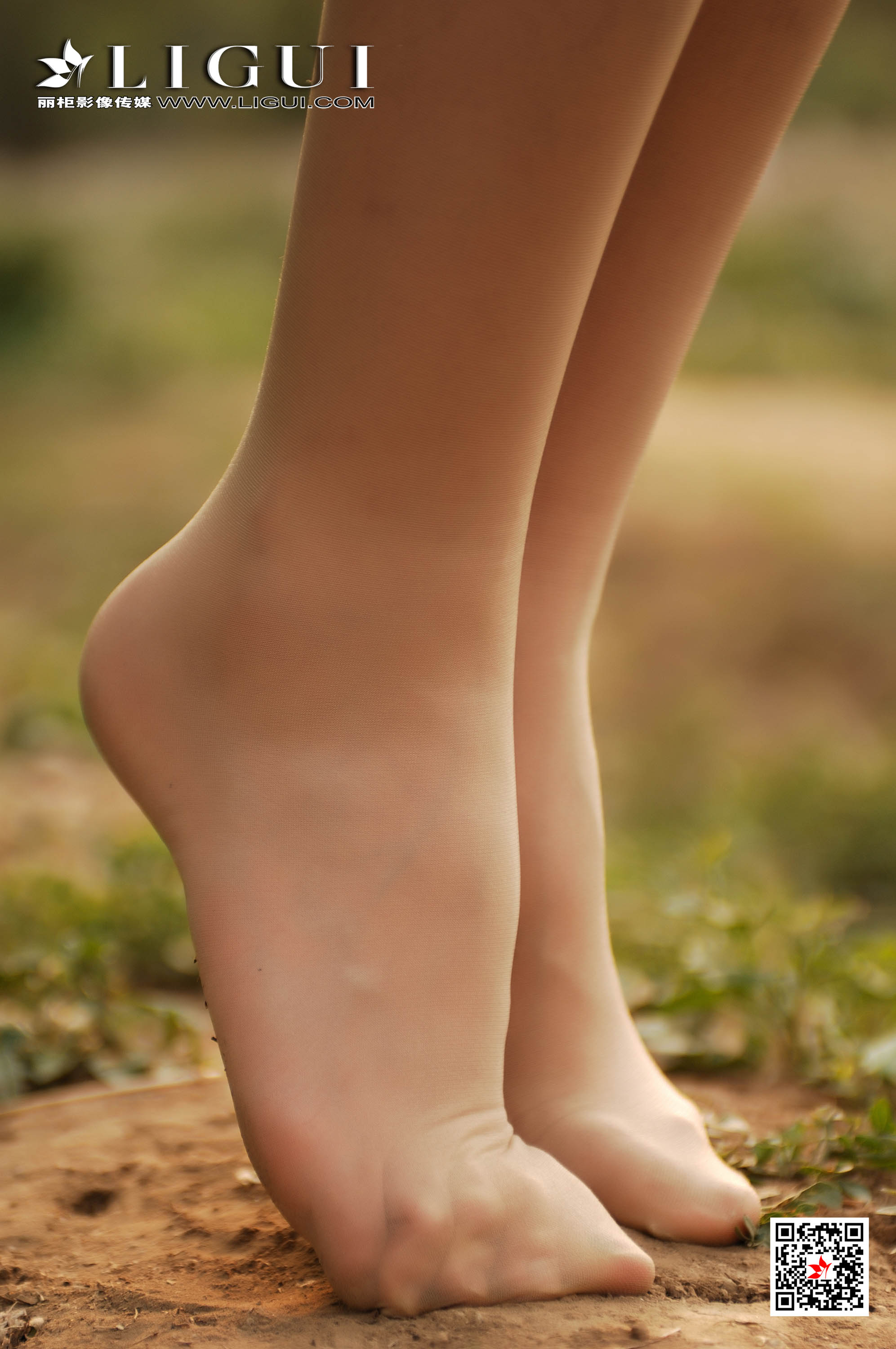 pretty lady dirty feet 133