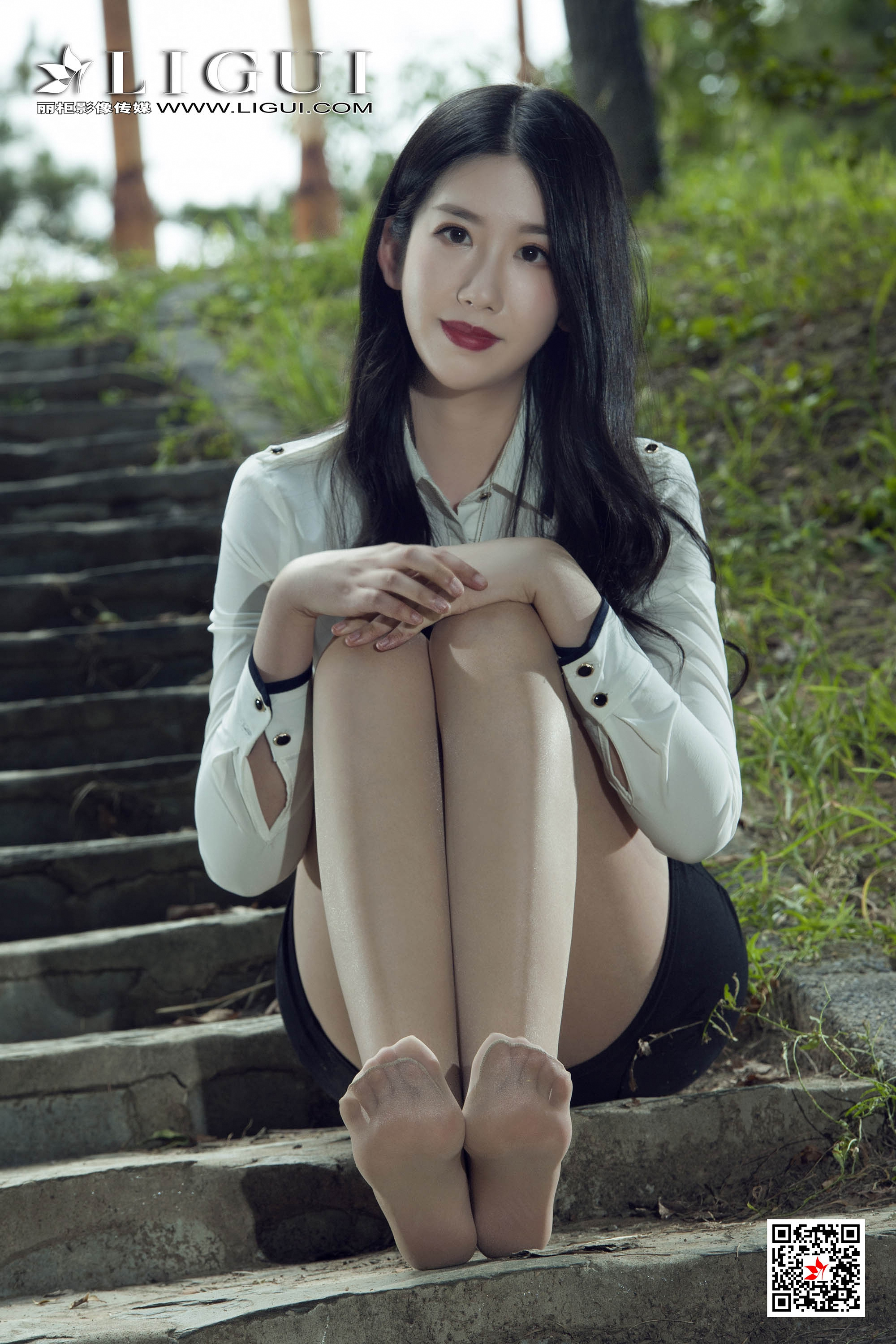 pretty lady dirty feet 134