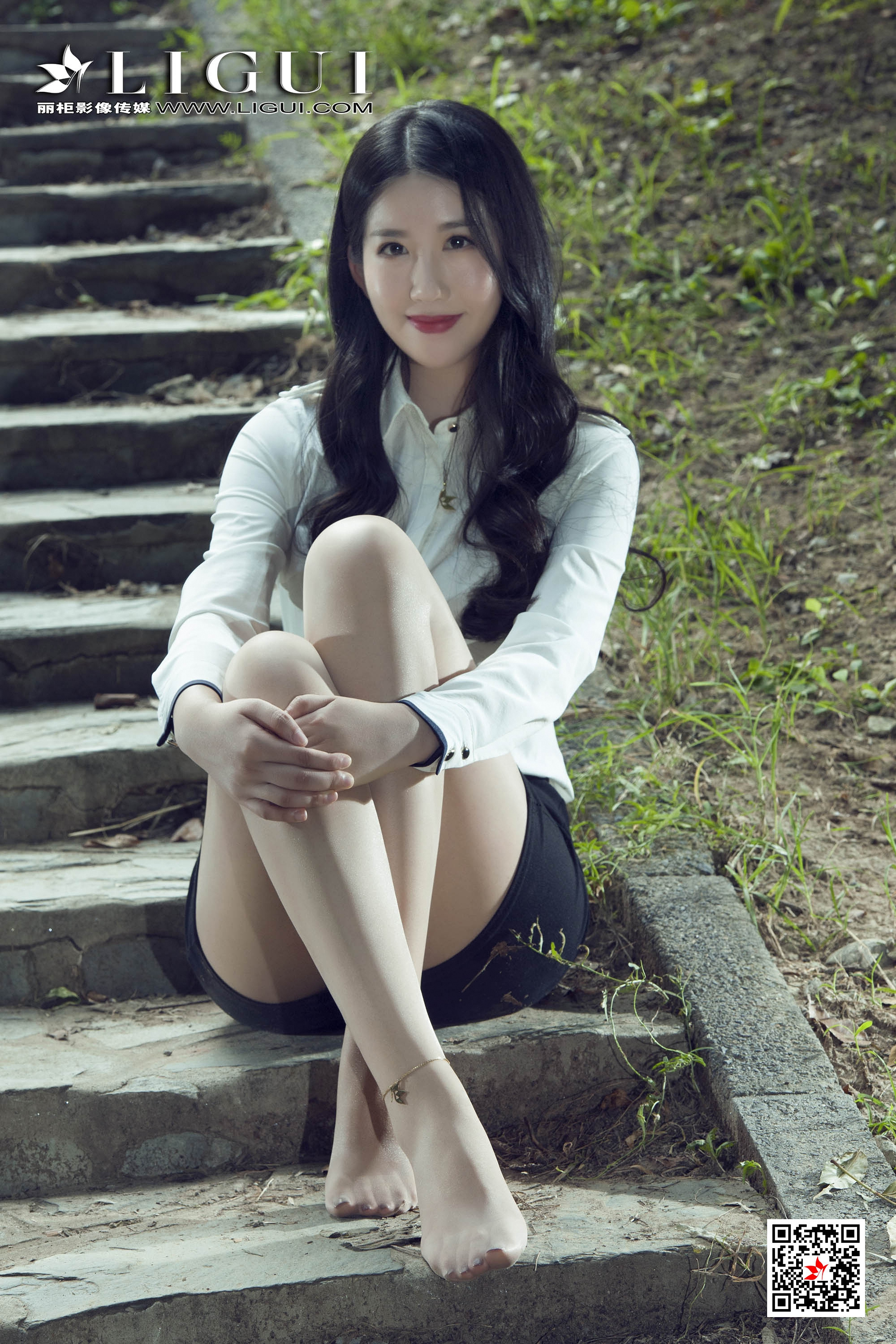 pretty lady dirty feet 134