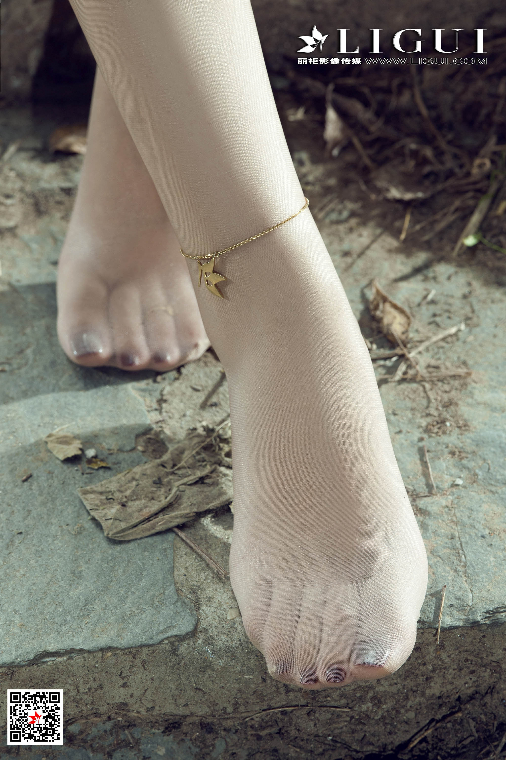 pretty lady dirty feet 134