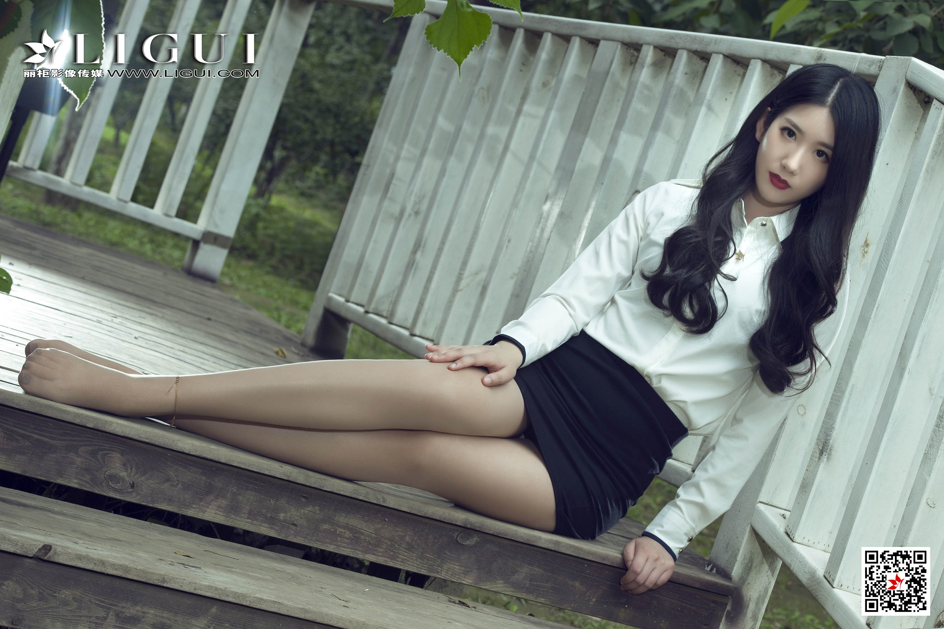 pretty lady dirty feet 134